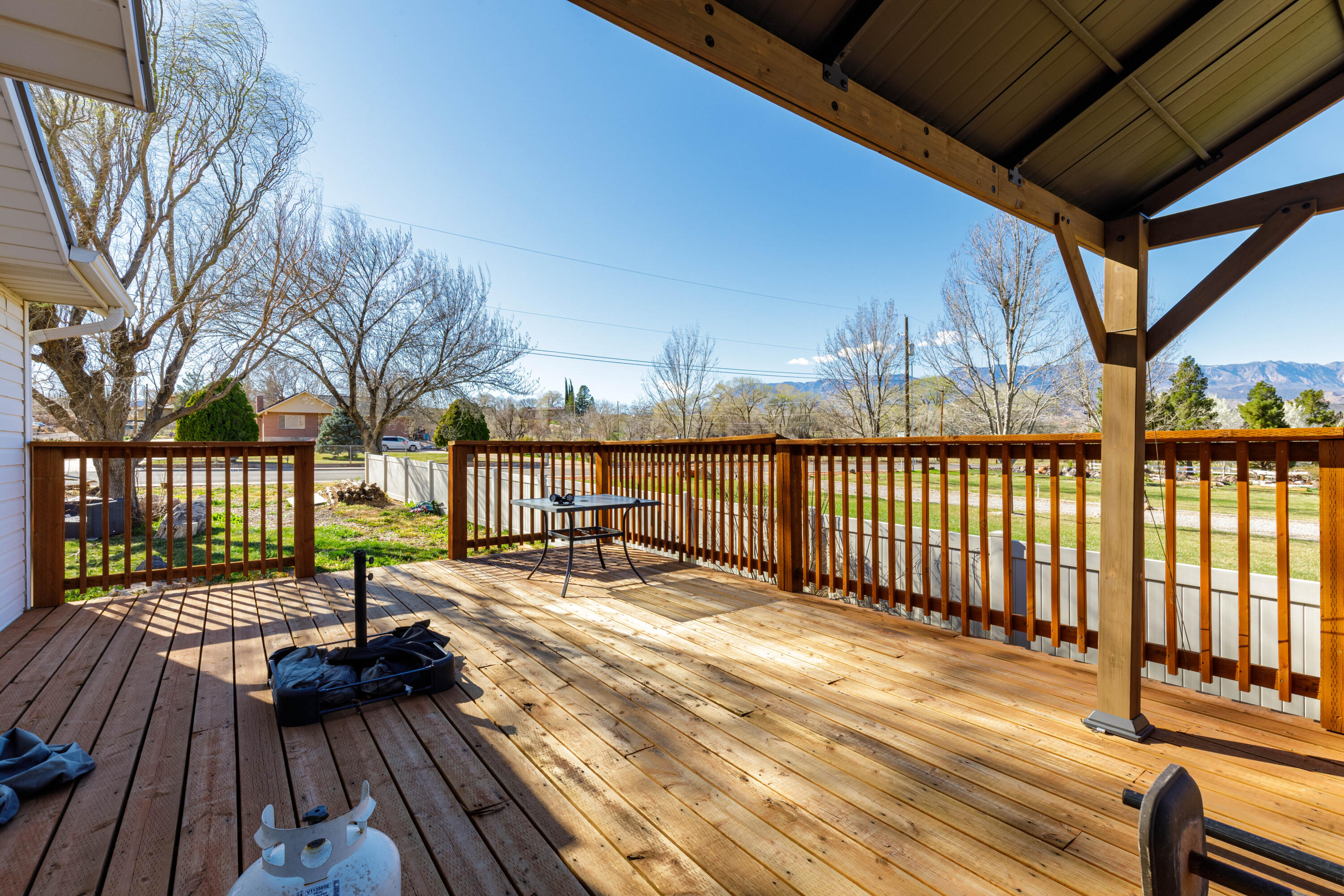 MOUNTAIN CHARM - Residential