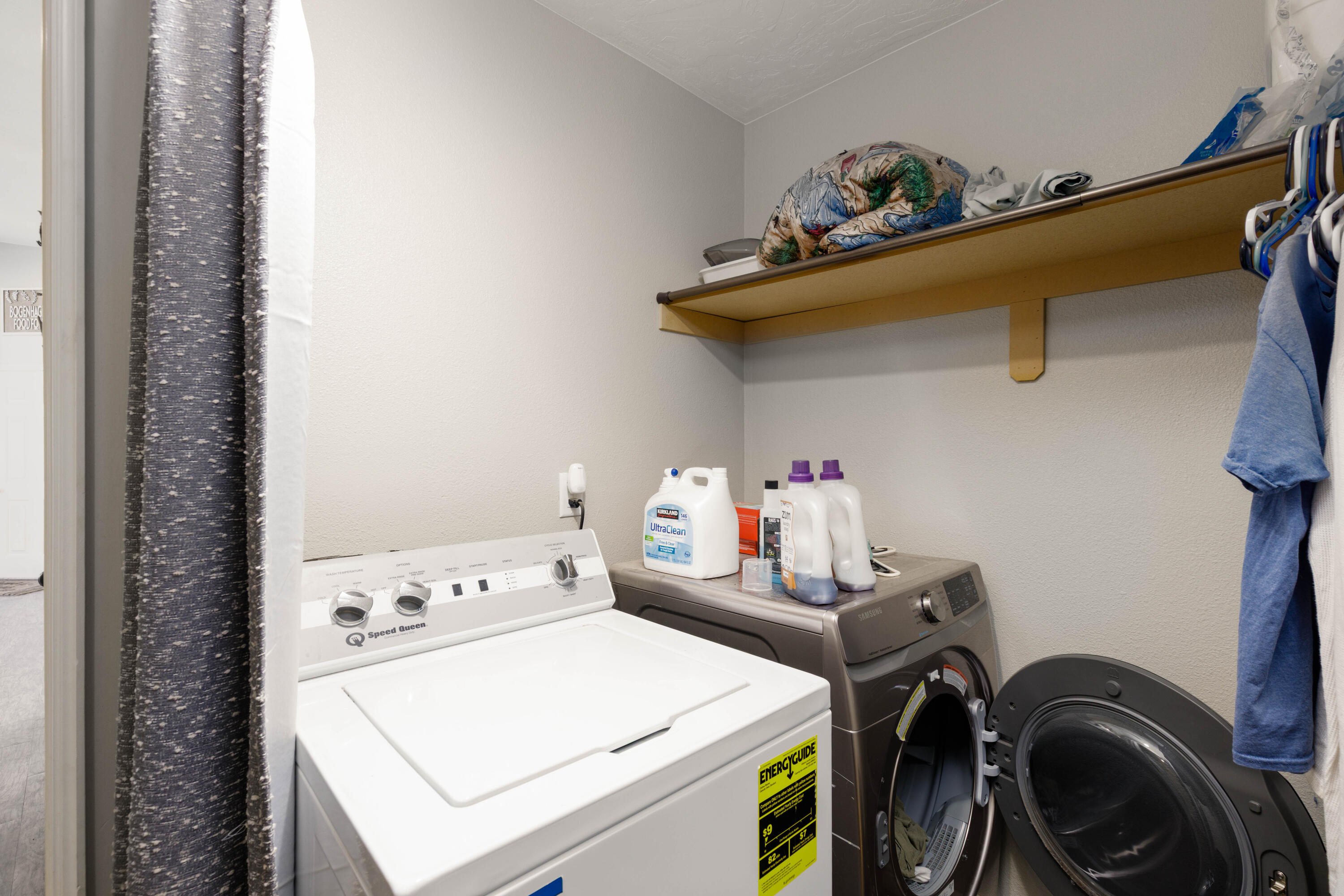 MOUNTAIN CHARM - Residential