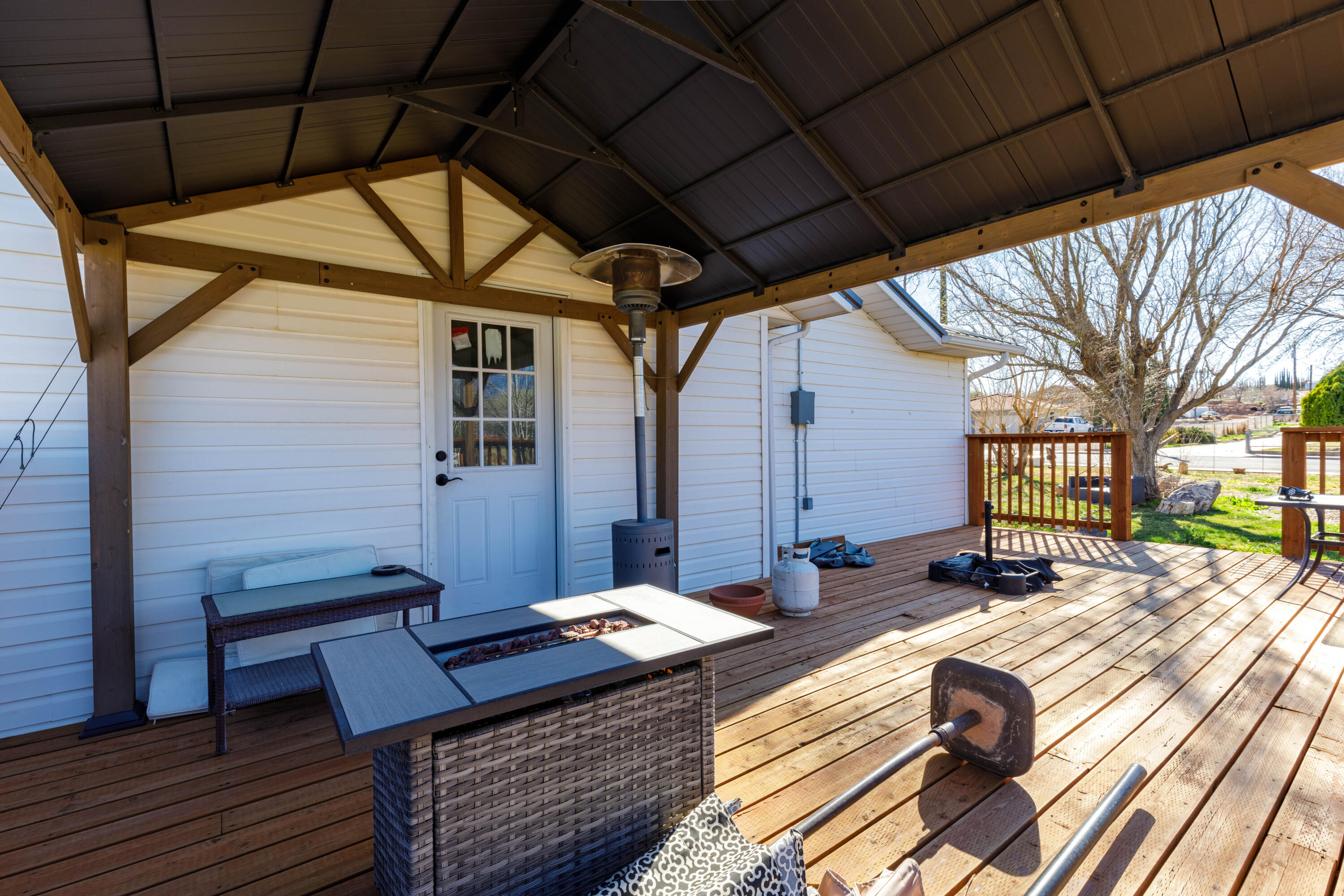 MOUNTAIN CHARM - Residential