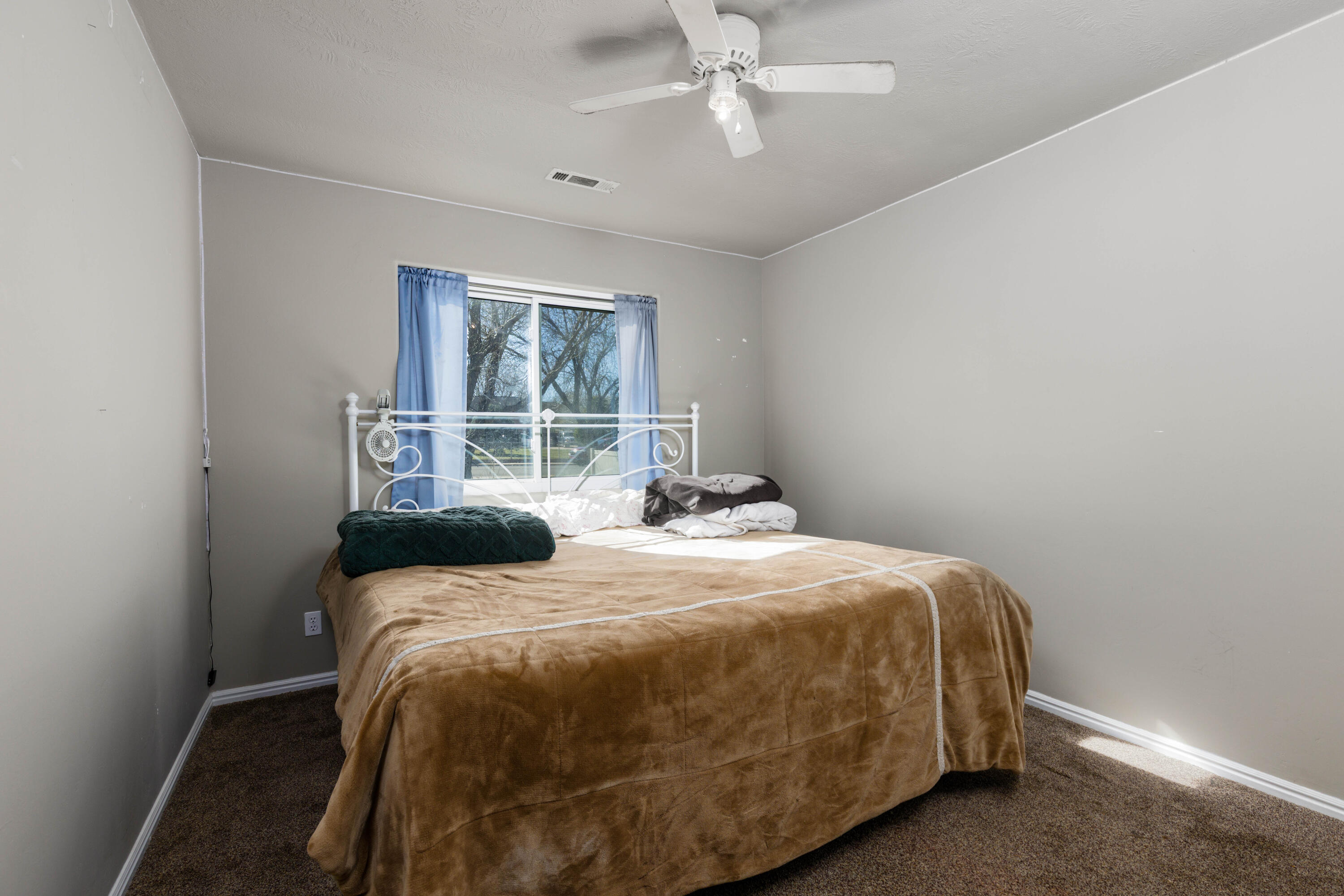 MOUNTAIN CHARM - Residential