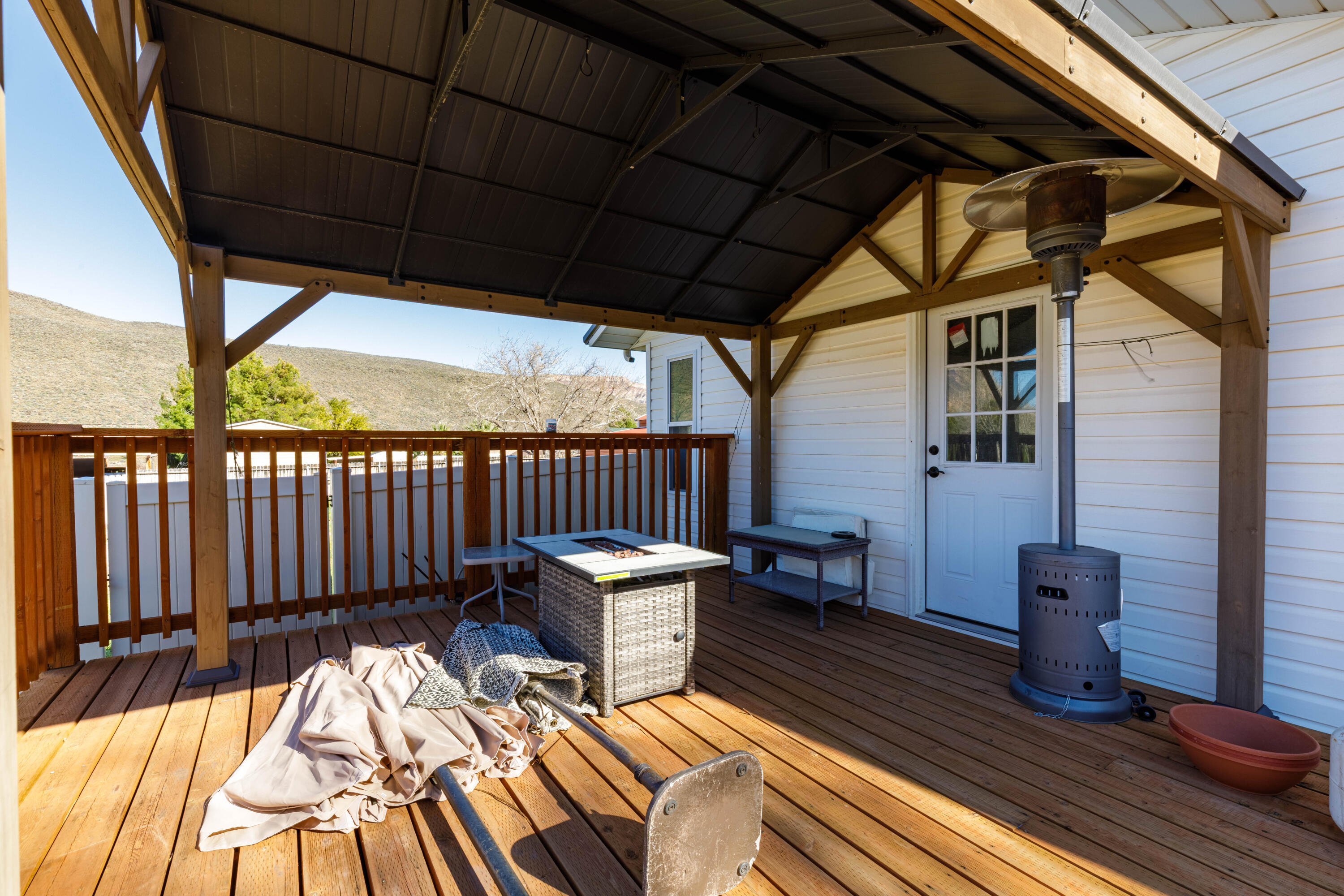 MOUNTAIN CHARM - Residential