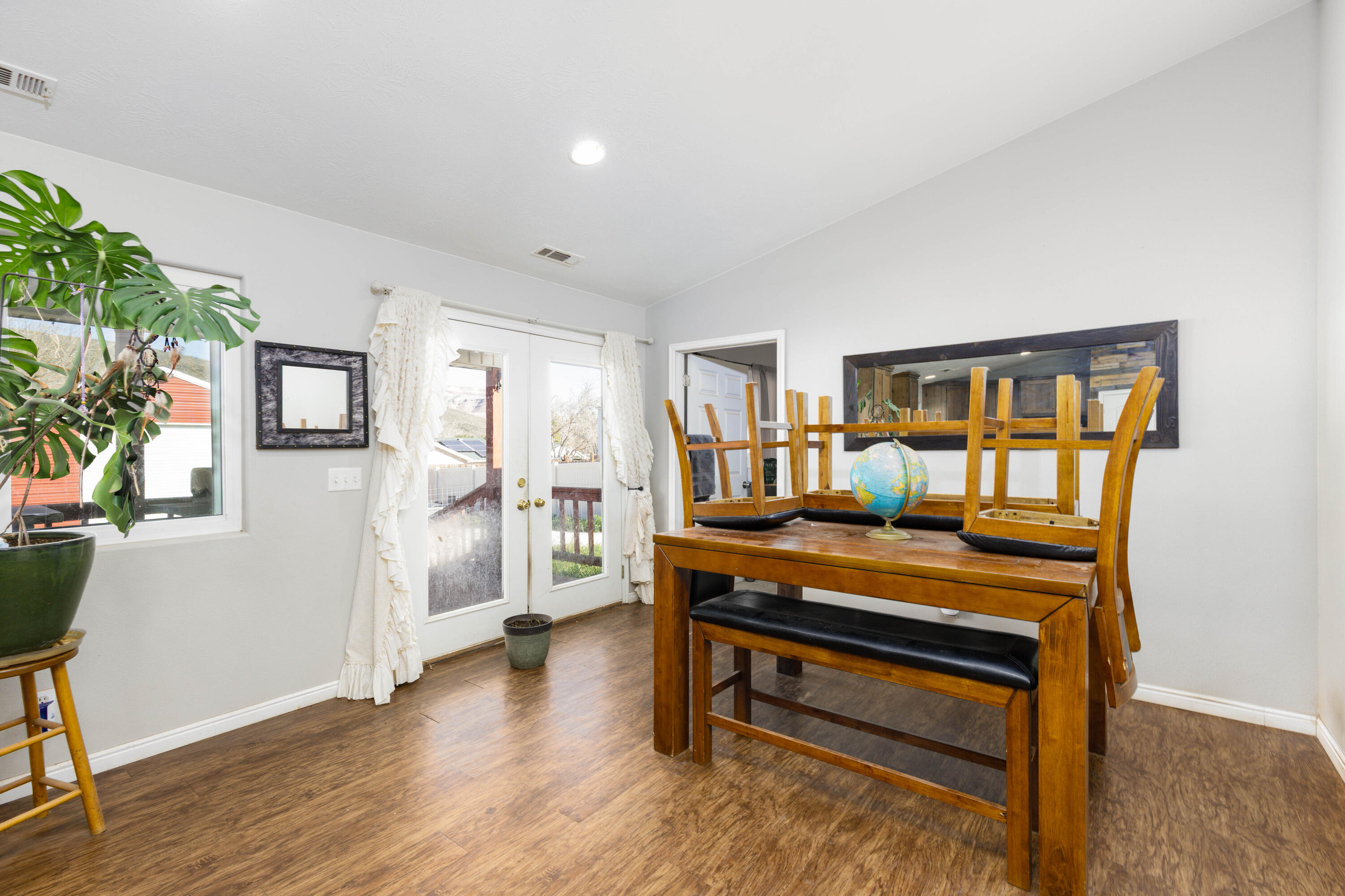 MOUNTAIN CHARM - Residential