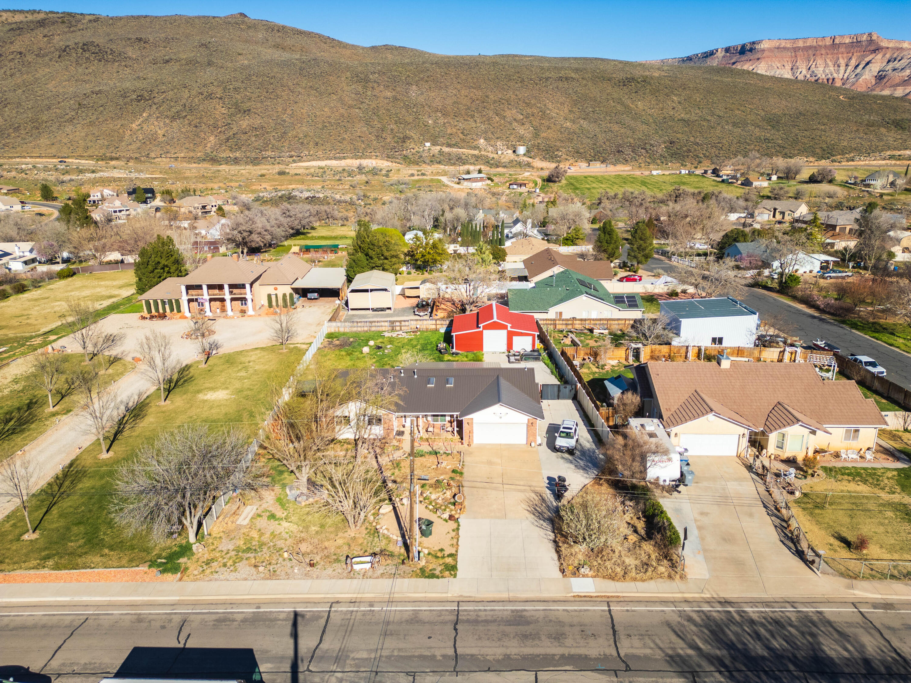 MOUNTAIN CHARM - Residential