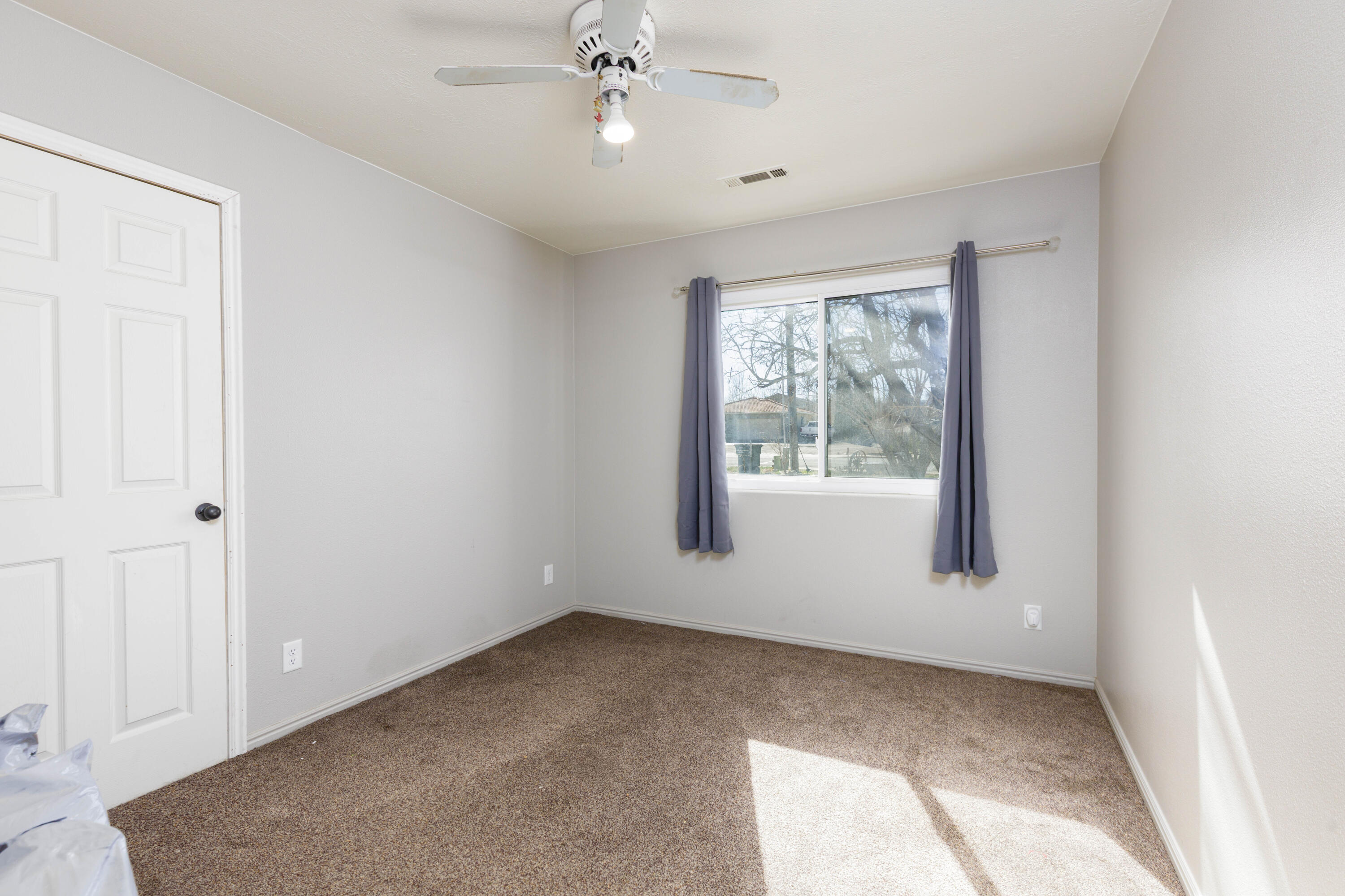 MOUNTAIN CHARM - Residential