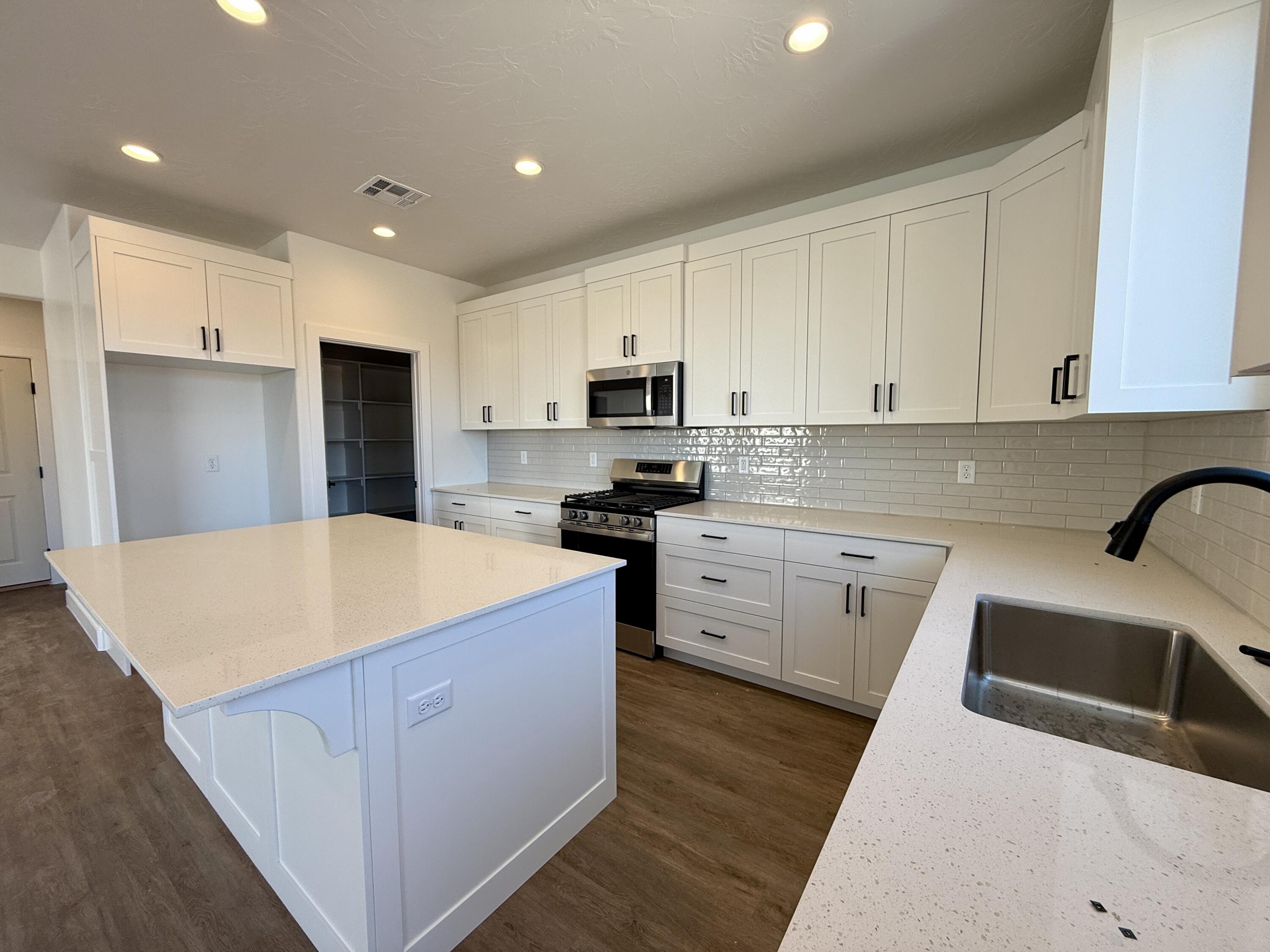 DESERT RESERVE - Residential