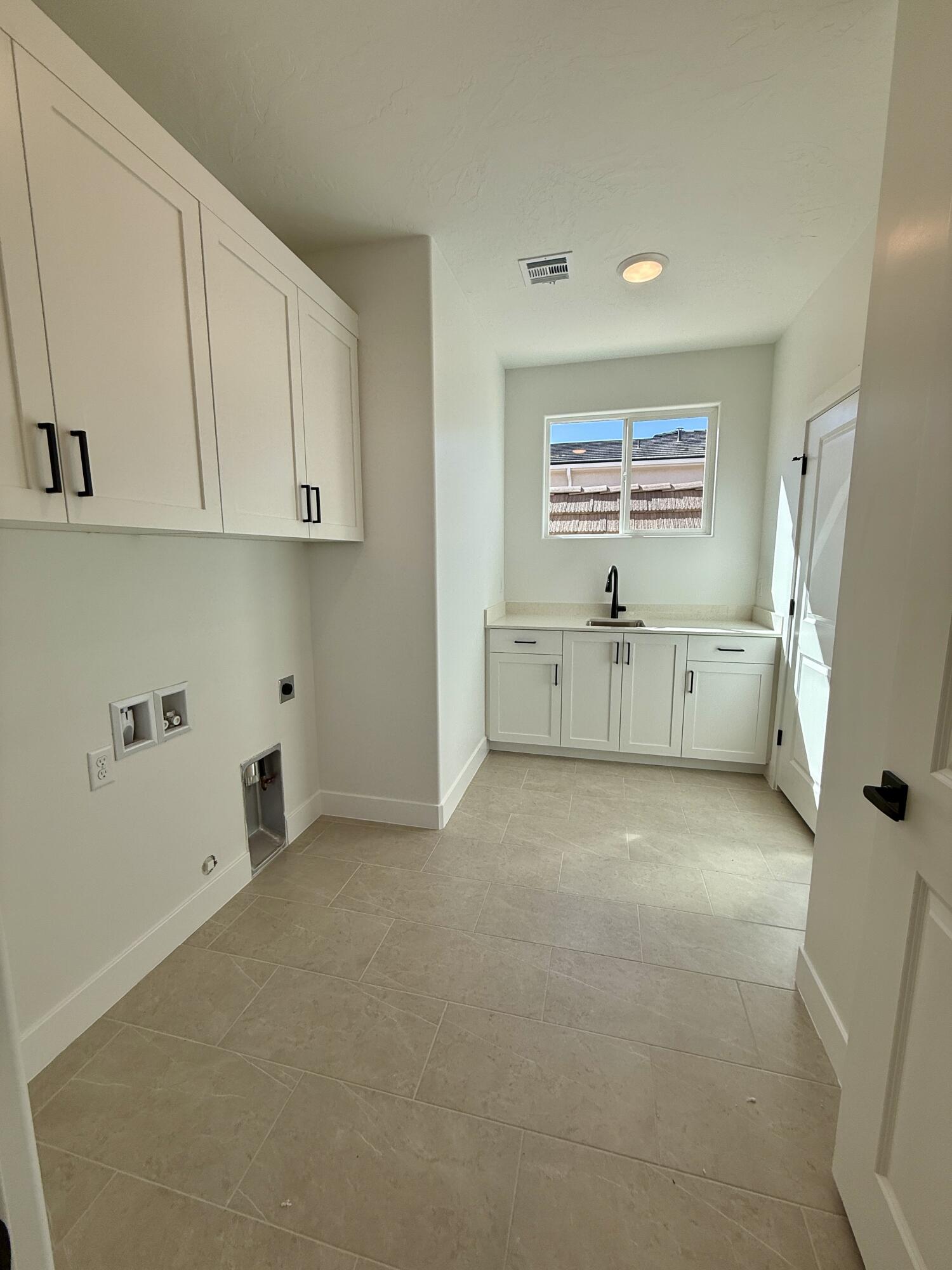 DESERT RESERVE - Residential