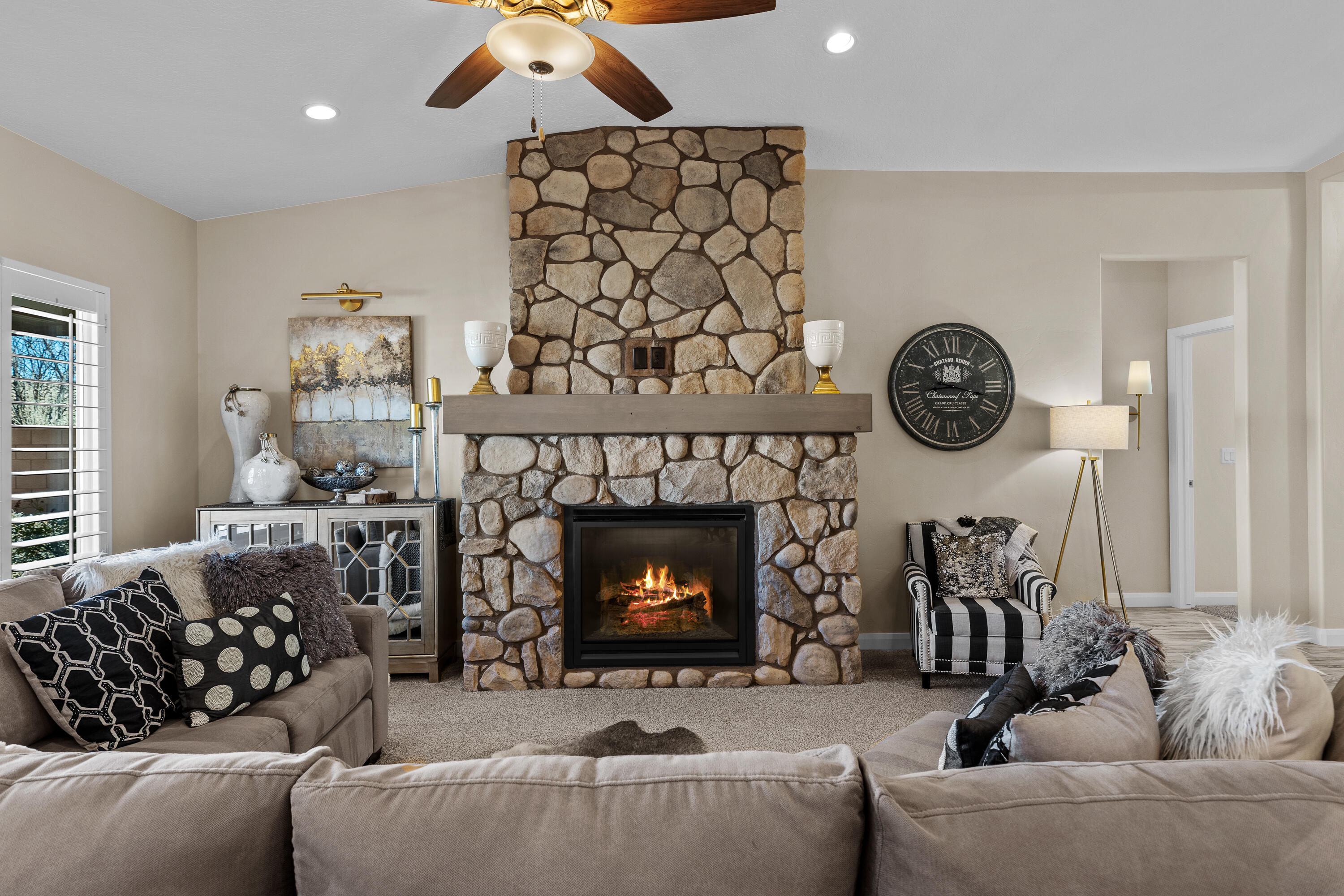 RIVERSTONE - Residential