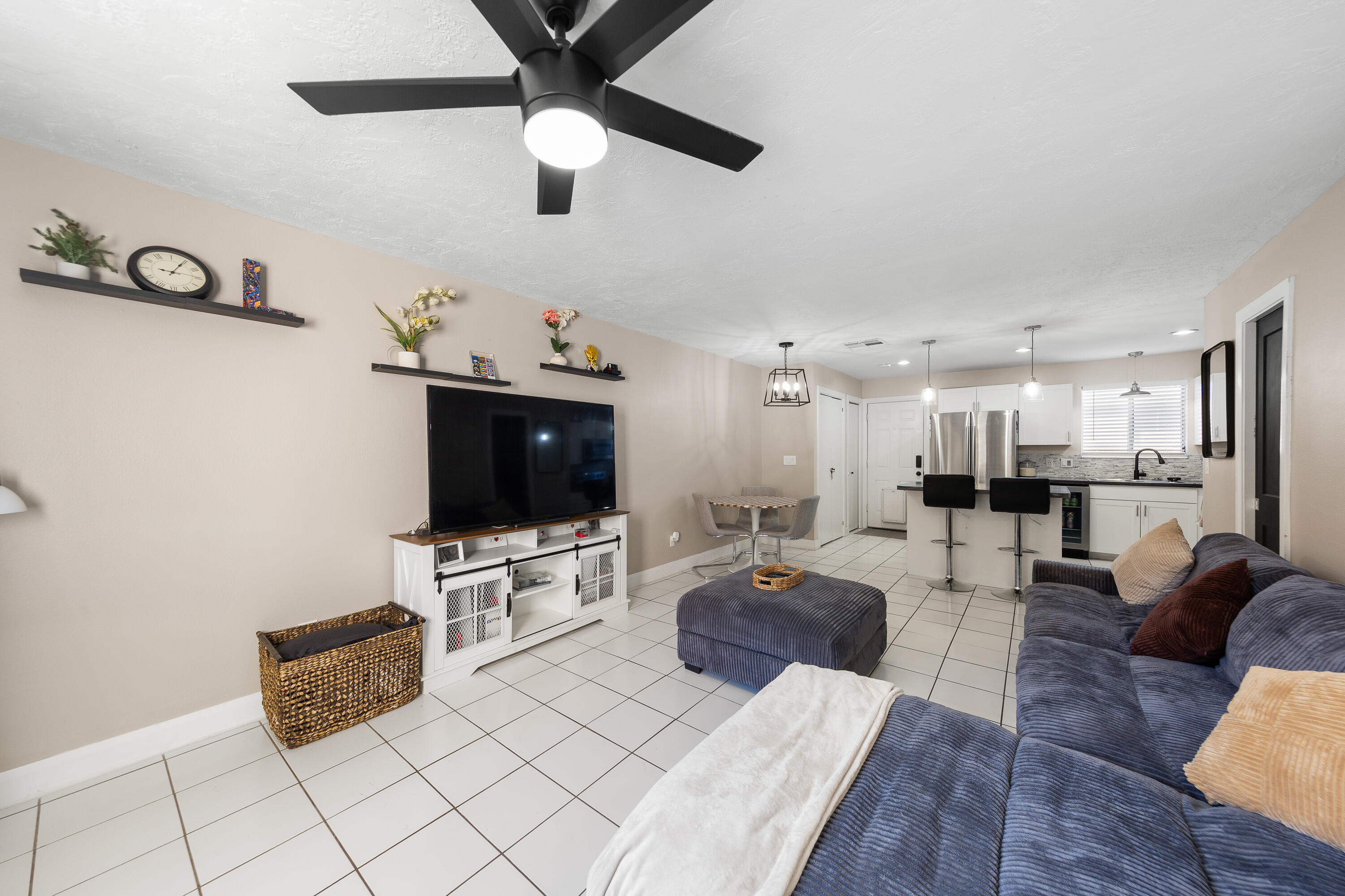 COLOR VIEW TOWNHOMES - Residential