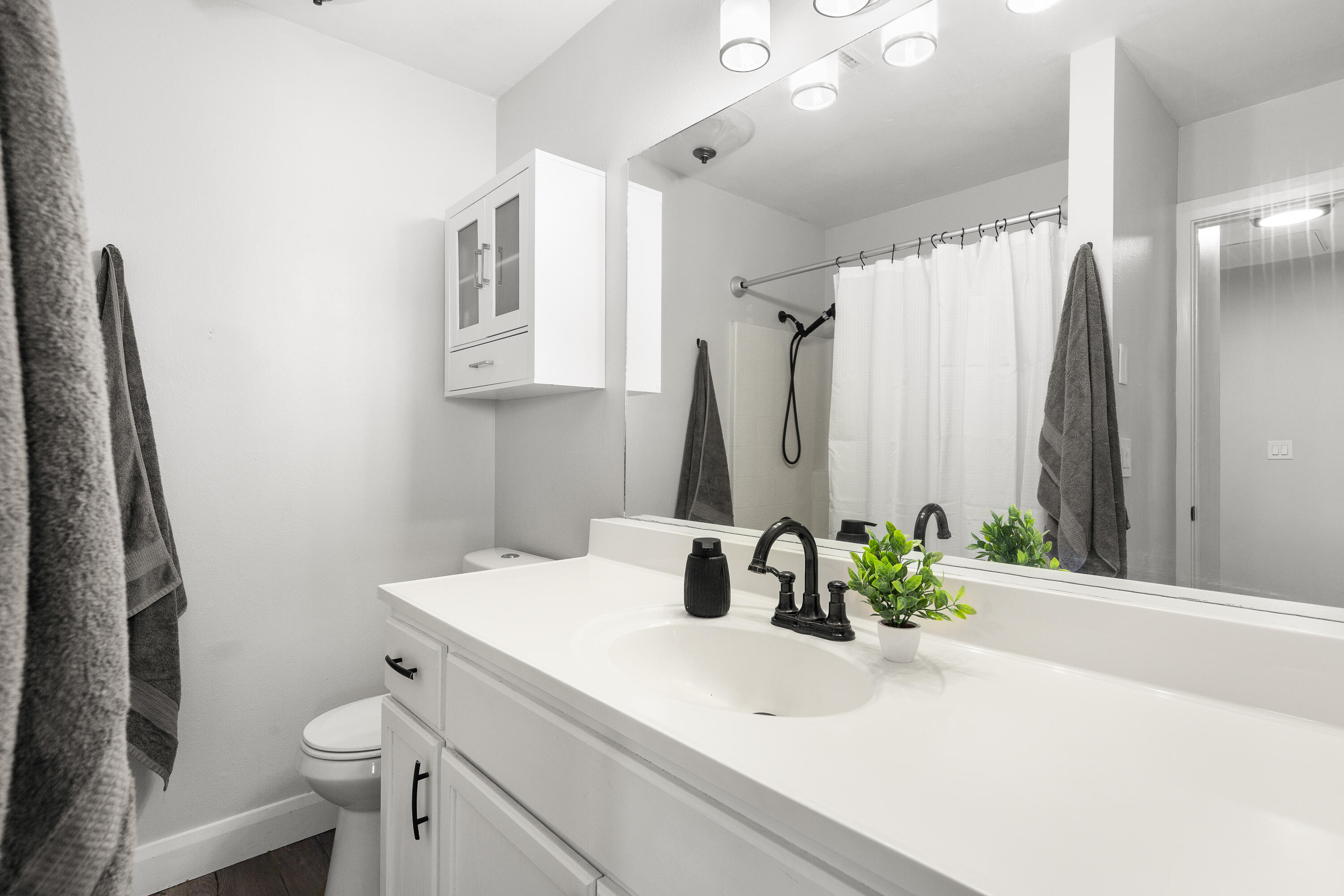 COLOR VIEW TOWNHOMES - Residential