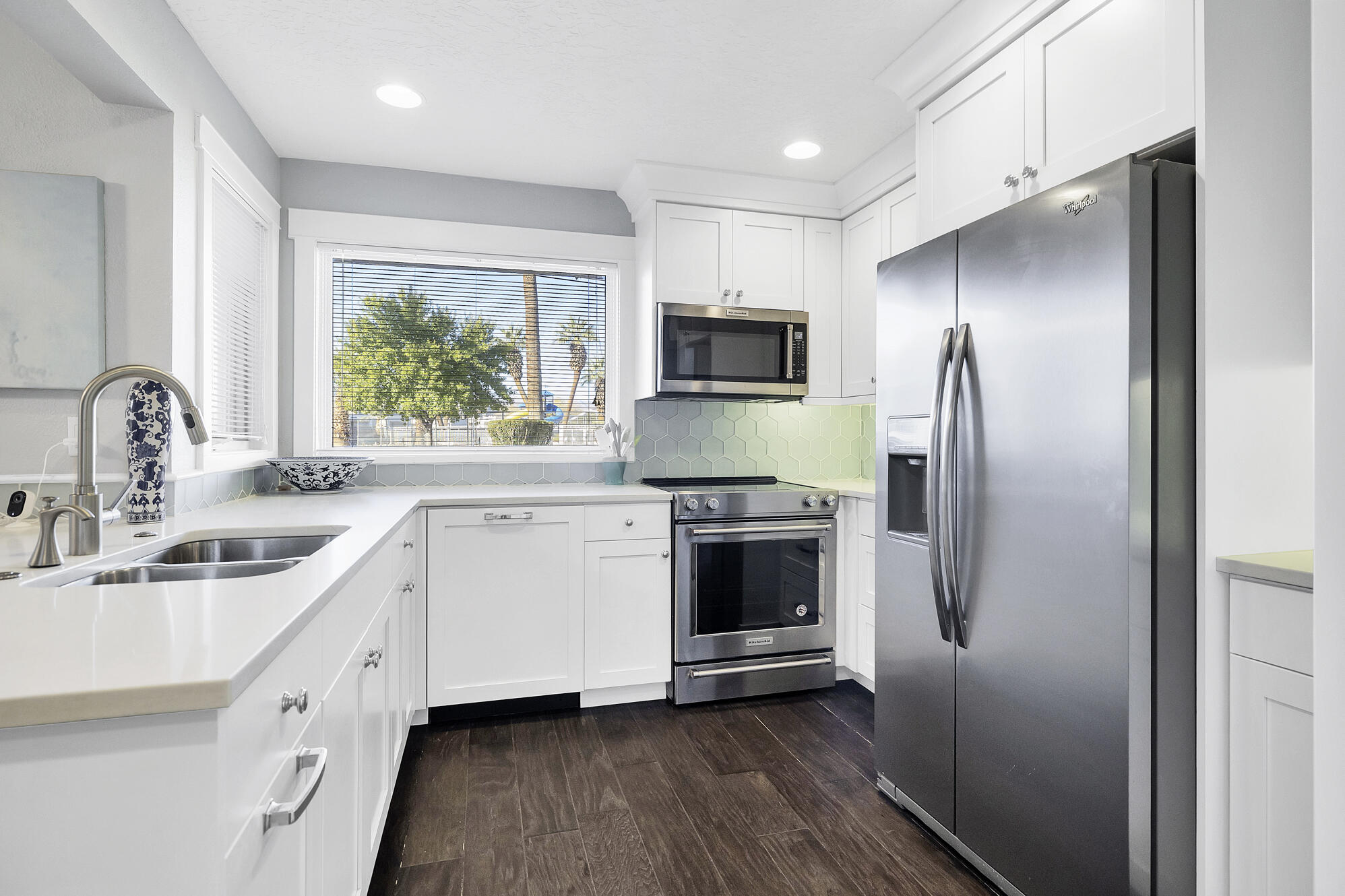 LAS PALMAS RESORT CONDOS - Residential