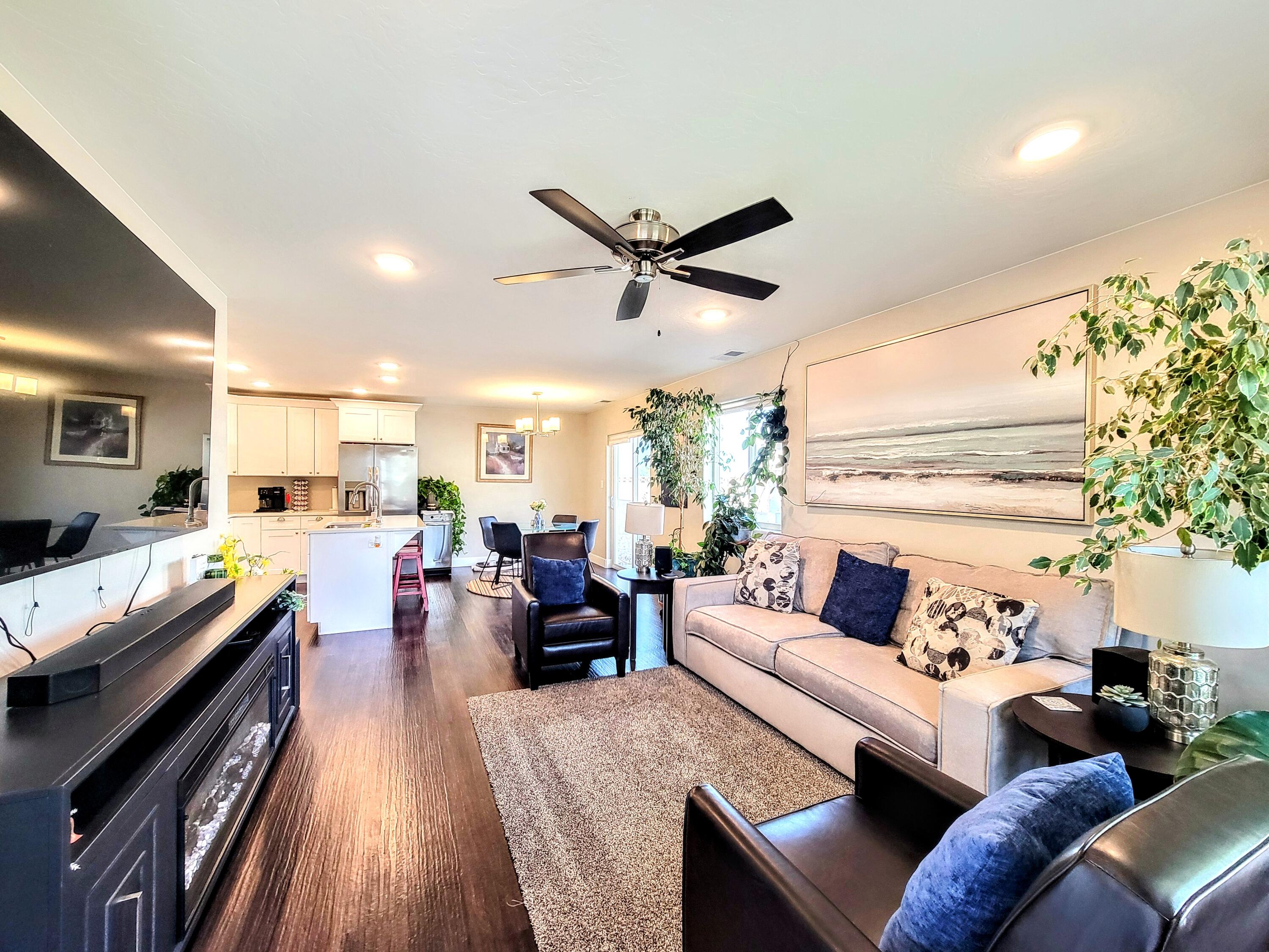 EAGLE ROCK - Residential