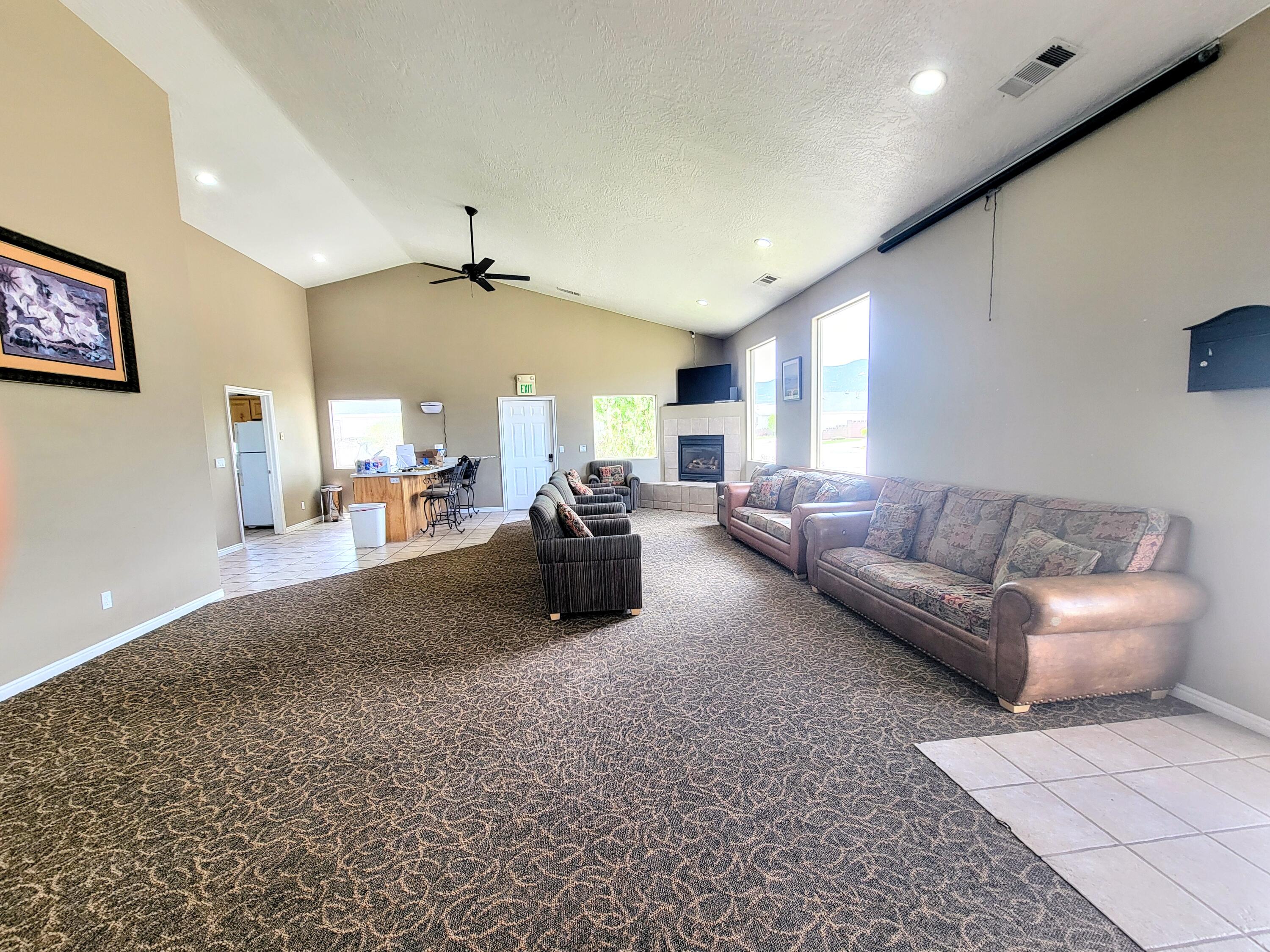 EAGLE ROCK - Residential