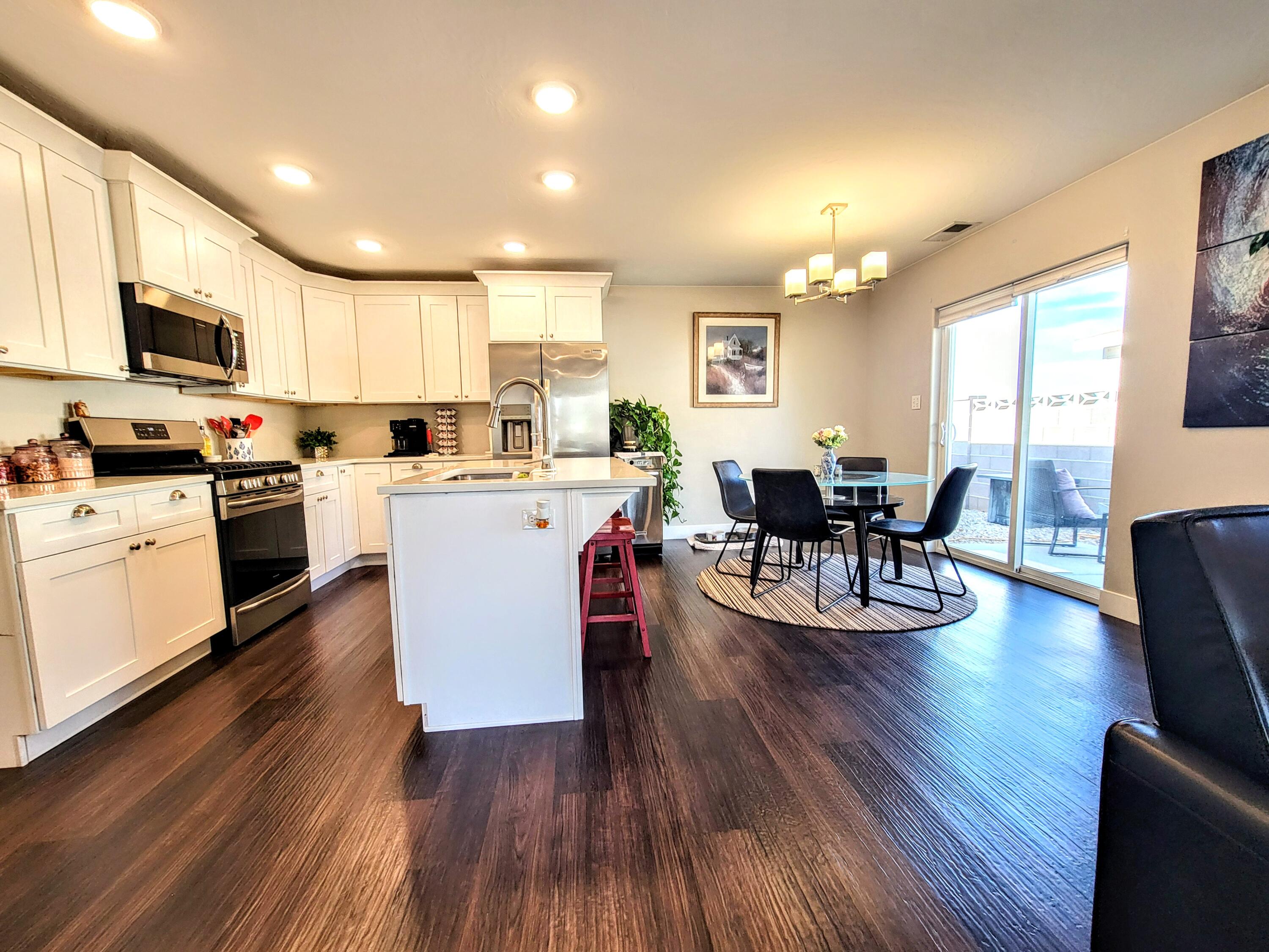 EAGLE ROCK - Residential