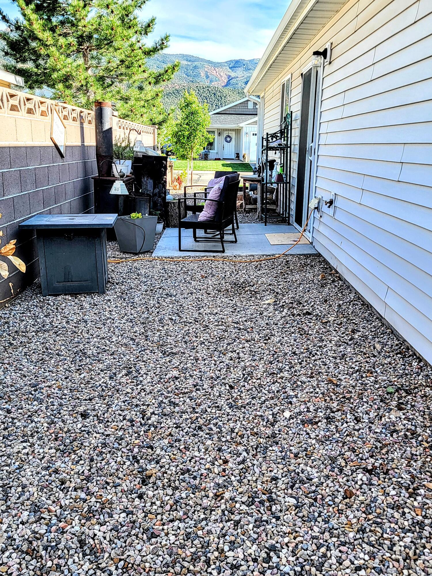 EAGLE ROCK - Residential