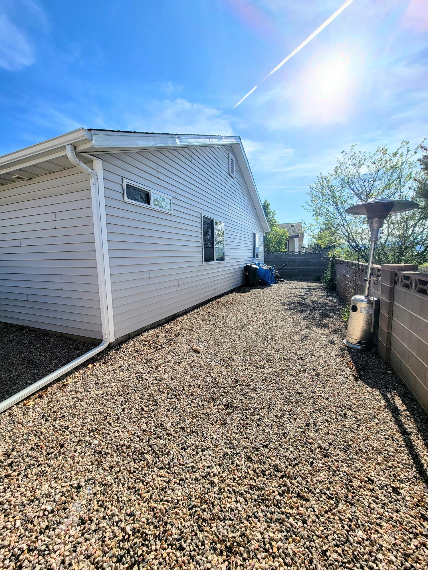 EAGLE ROCK - Residential