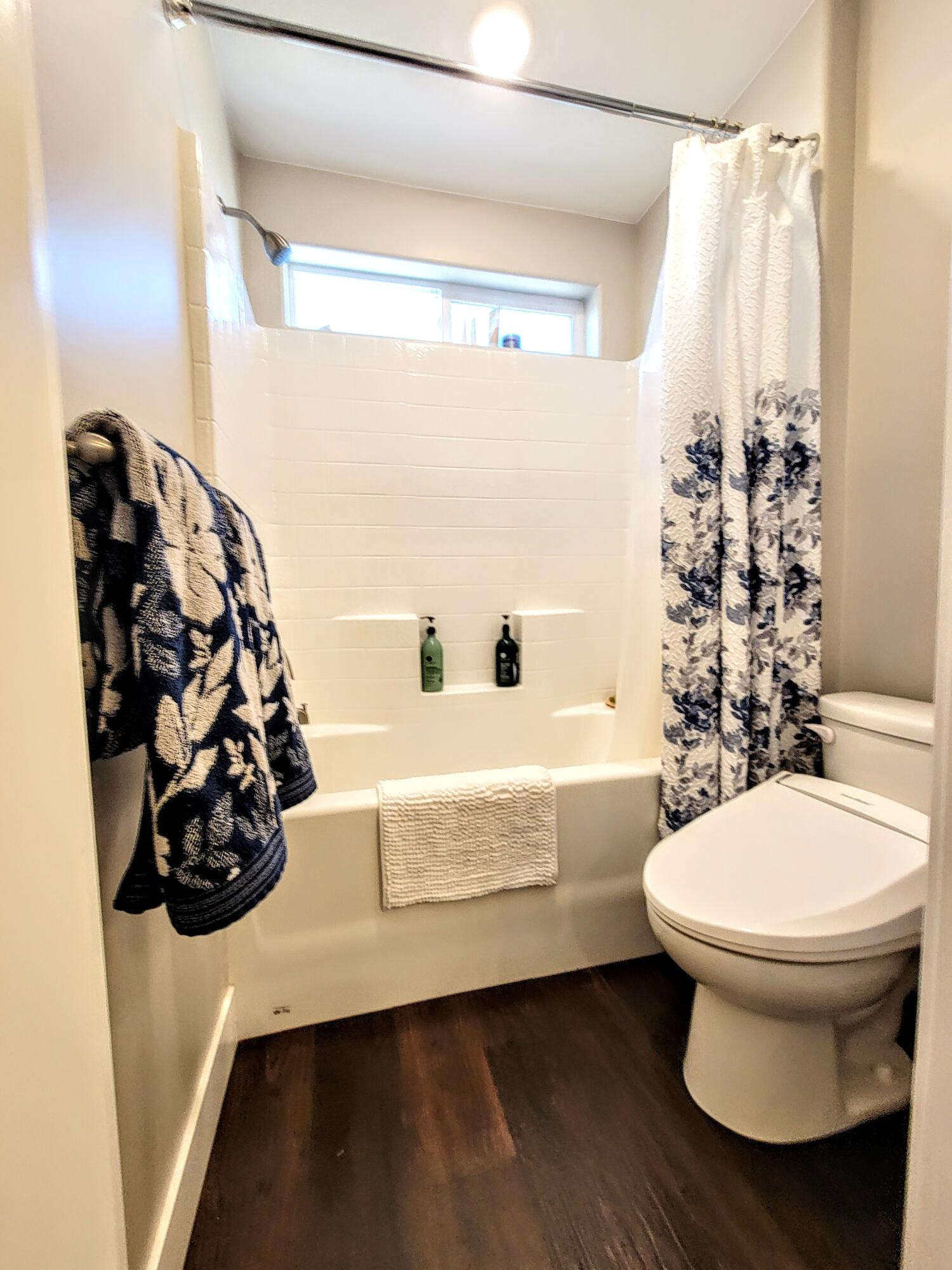 EAGLE ROCK - Residential