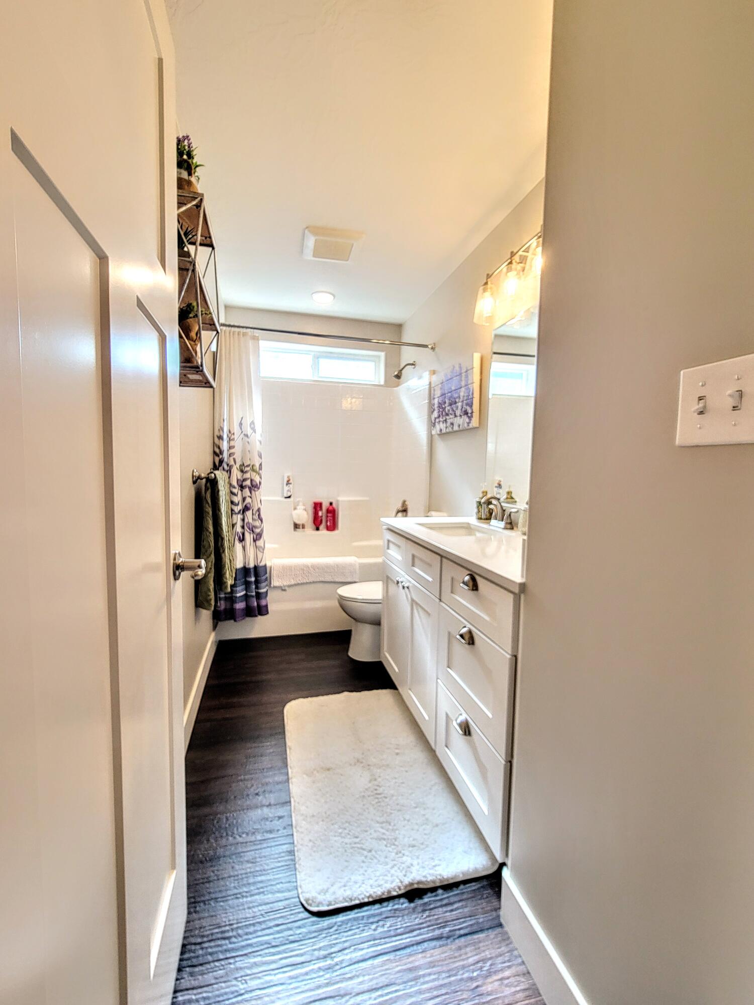 EAGLE ROCK - Residential