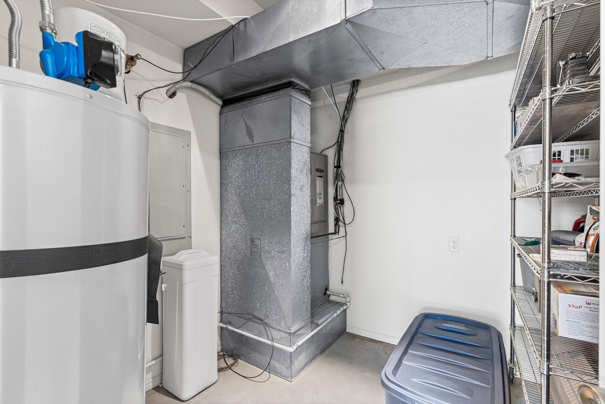 BLOOMINGTON HILLS - Residential