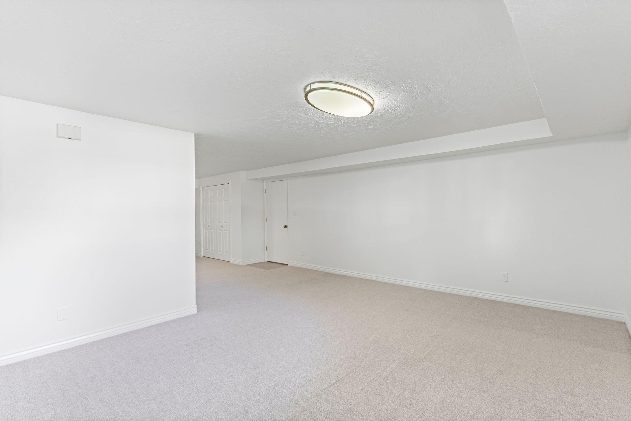 BLOOMINGTON HILLS - Residential