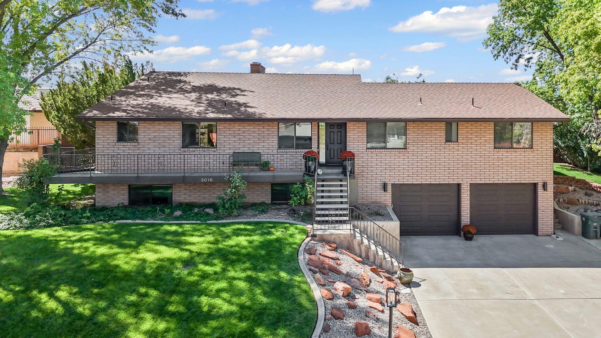 BLOOMINGTON HILLS - Residential