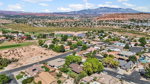 Tiny photo for 3016 S SWEETGUM CIR, Saint George, UT 84790 (MLS # 26-268935)