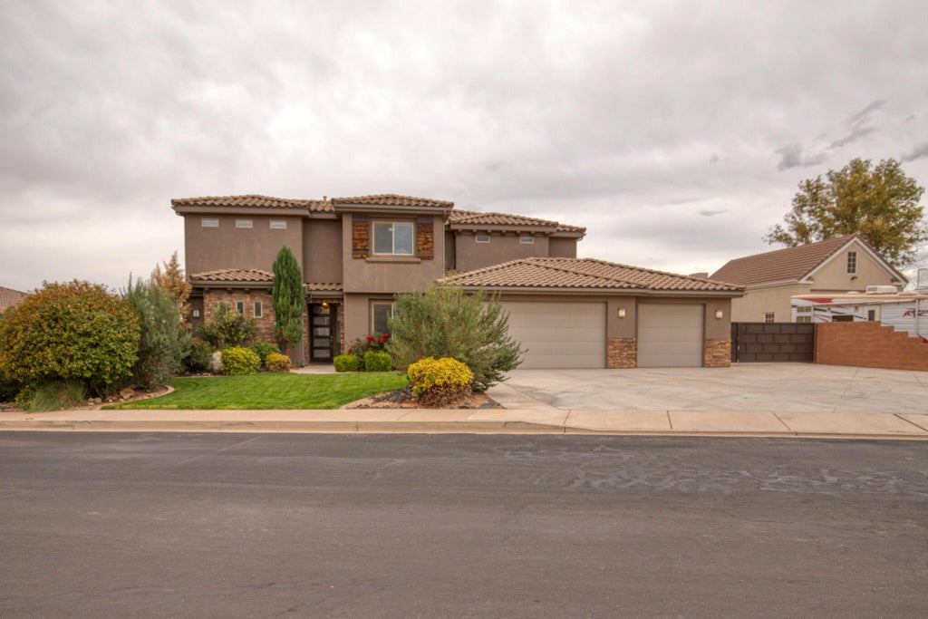 Photo of 3240 S Noble DR, Washington, UT 84780 (MLS # 26-277331)