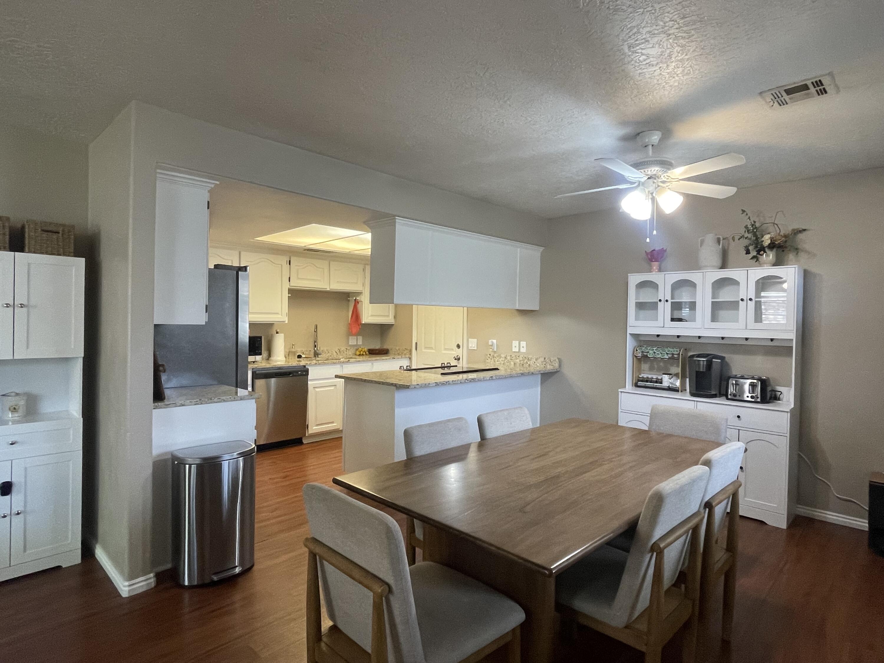 CREEKSIDE HOMES - Residential