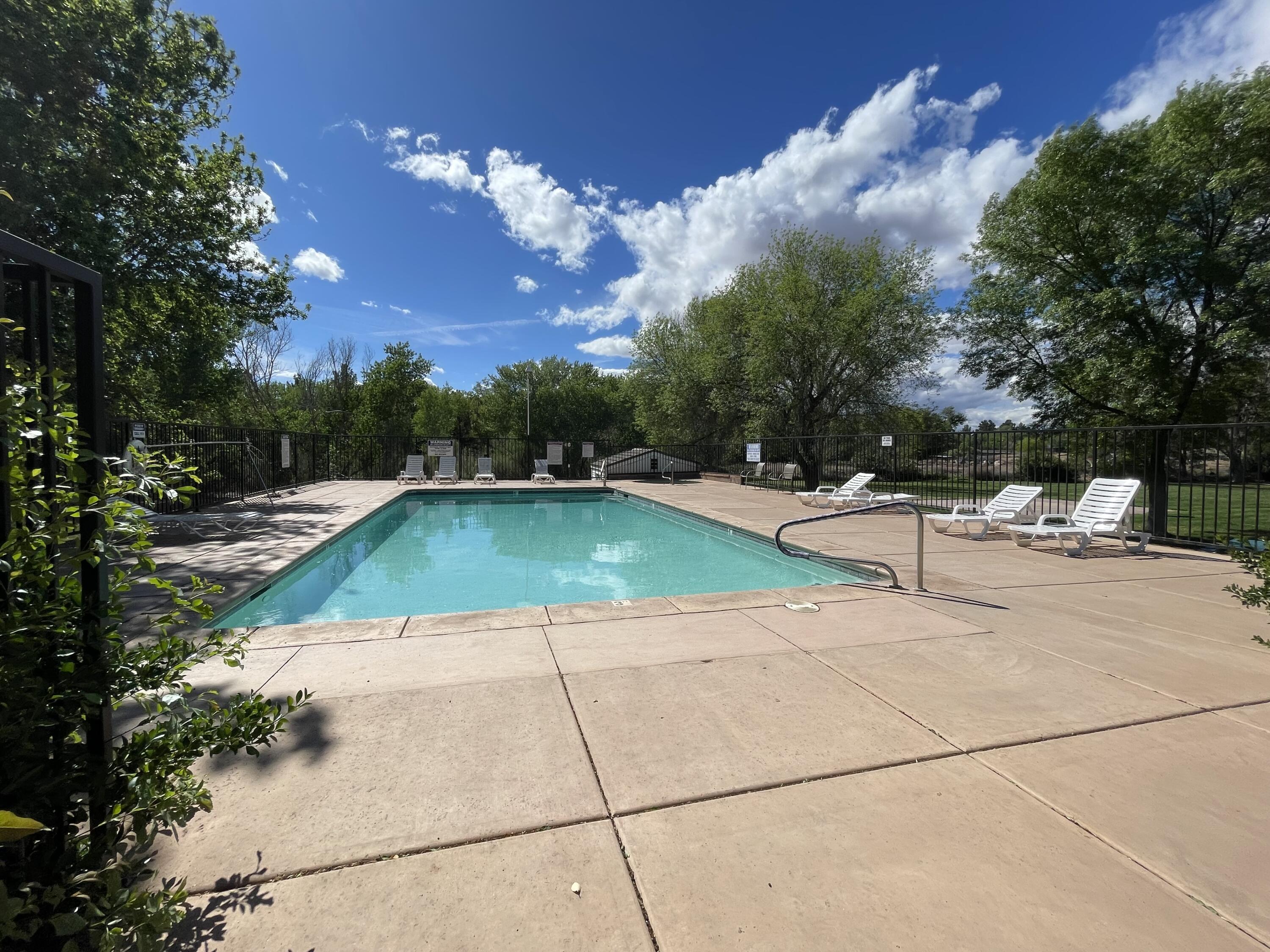 CREEKSIDE HOMES - Residential