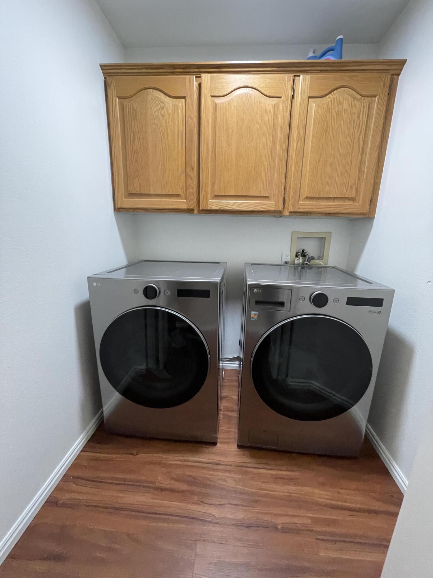 CREEKSIDE HOMES - Residential