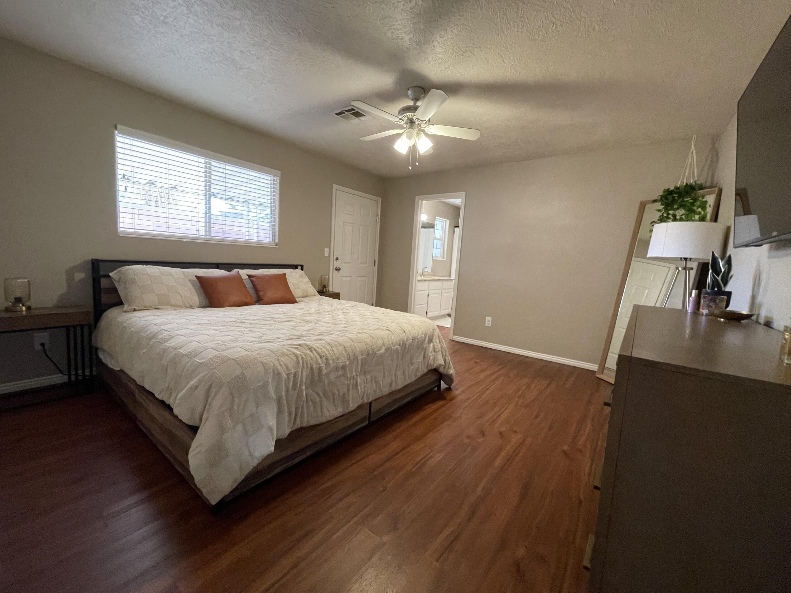 CREEKSIDE HOMES - Residential