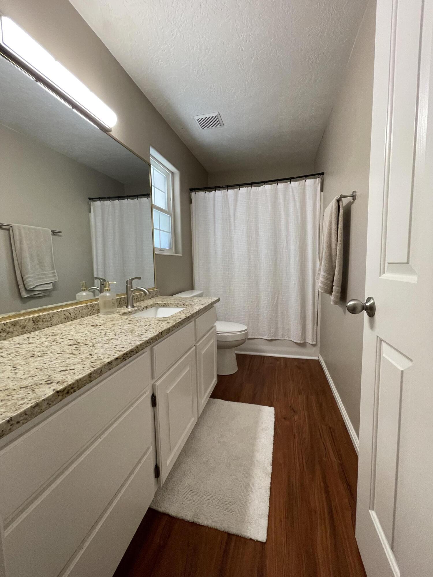 CREEKSIDE HOMES - Residential