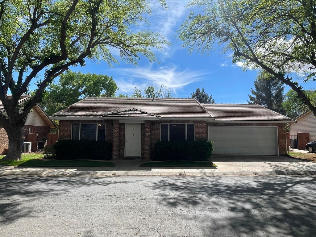 Photo of 351 S VALLEY VIEW #8, Saint George, UT 84770 (MLS # 26-271295)