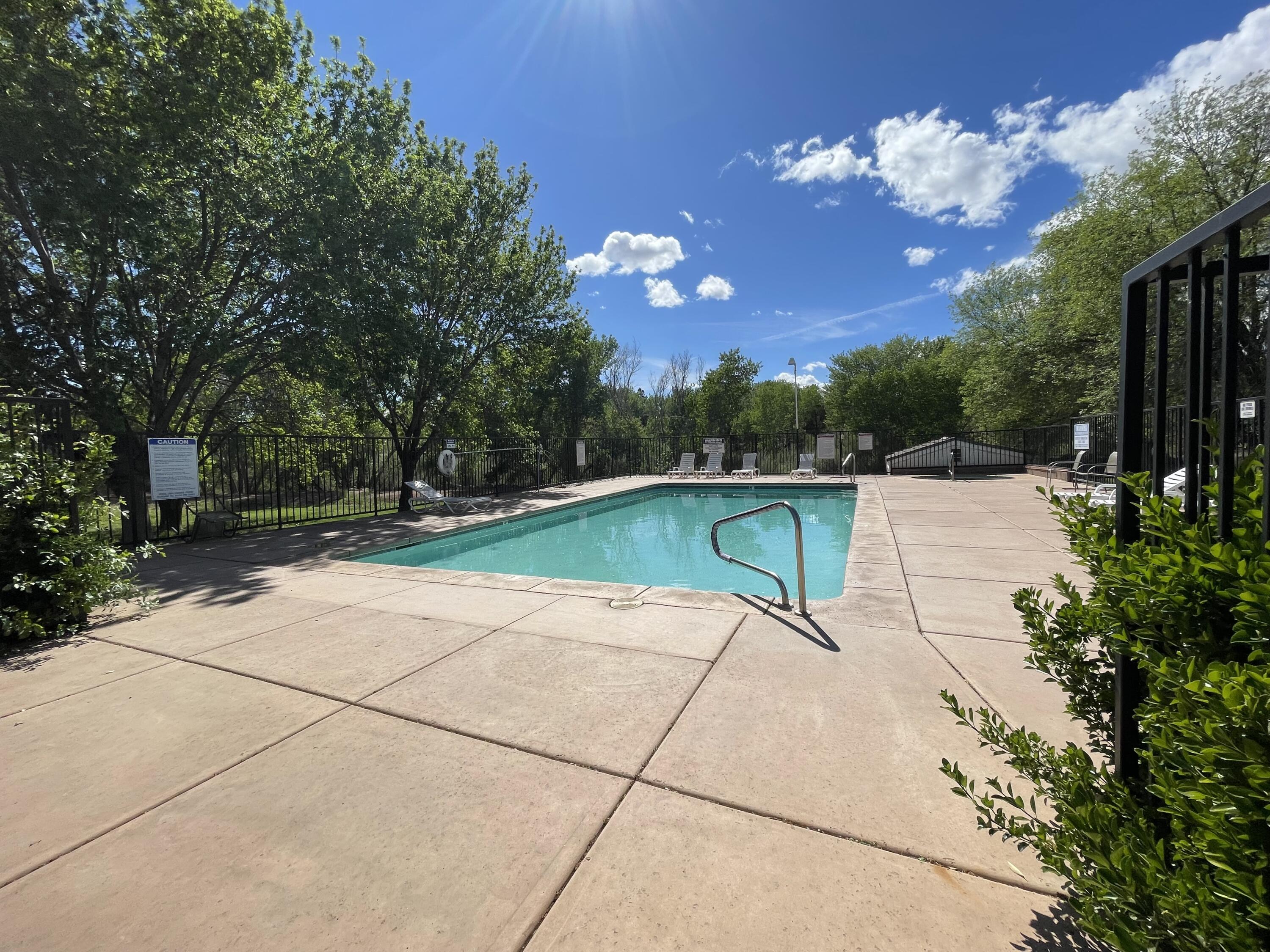 CREEKSIDE HOMES - Residential