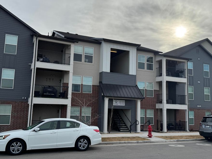 Welcome to low-maintenance, single-level living in a convenient location. This 3-bed, 2-bath main level condo offers a sunny, open floor plan, with a spacious living area that flows into a well-appointed kitchen. Relax in a generous primary suite with a private bath, plus two additional bedrooms perfect for family, guests, or a home office. Enjoy the ease of no stairs, HOA benefits, and a prime location near shopping, dining, parks, and top-rated schools. Don't miss the inviting outdoor space—perfect for morning coffee or weekend gatherings.