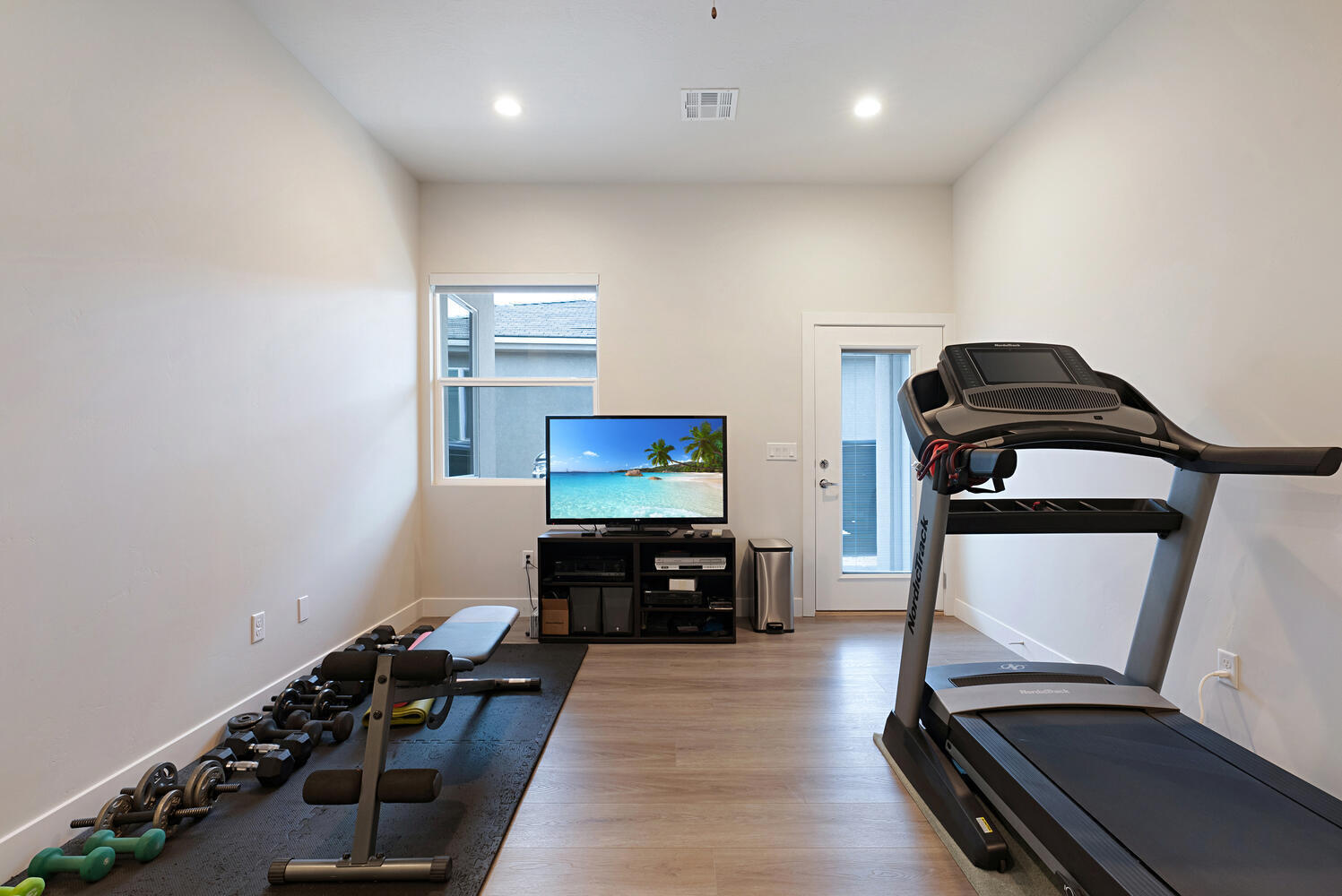 DESERT CLIFFS - Residential