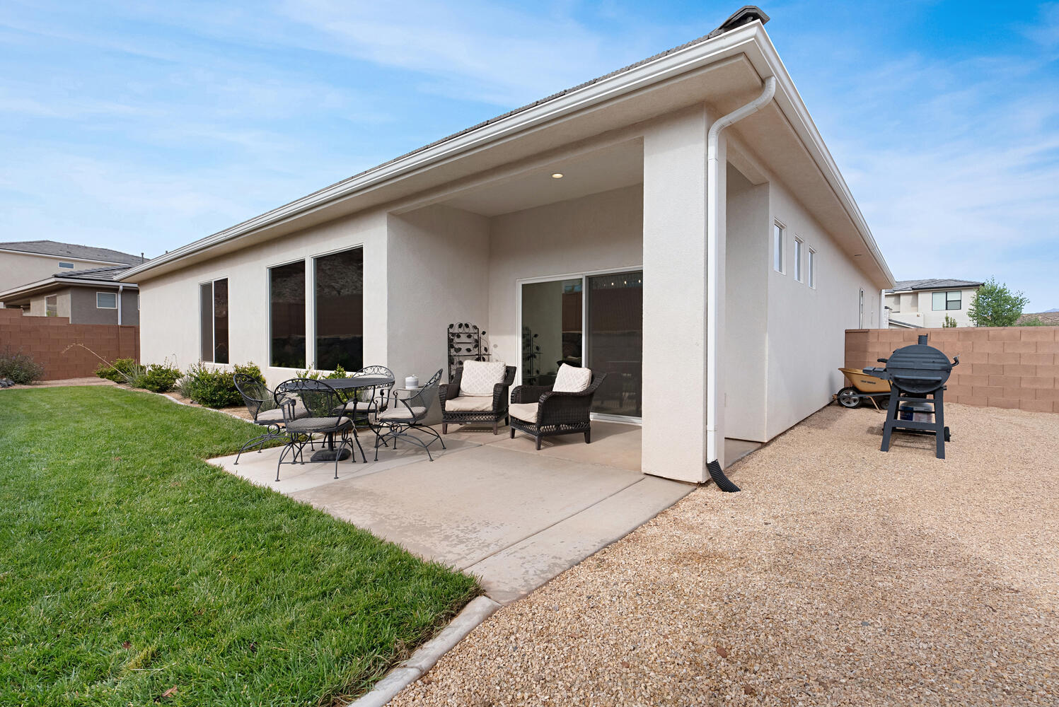 DESERT CLIFFS - Residential