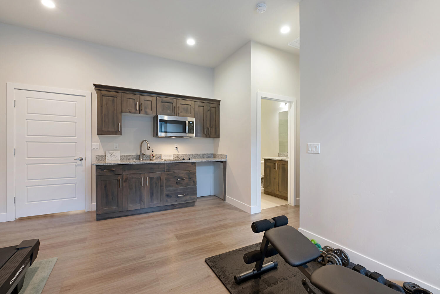 DESERT CLIFFS - Residential