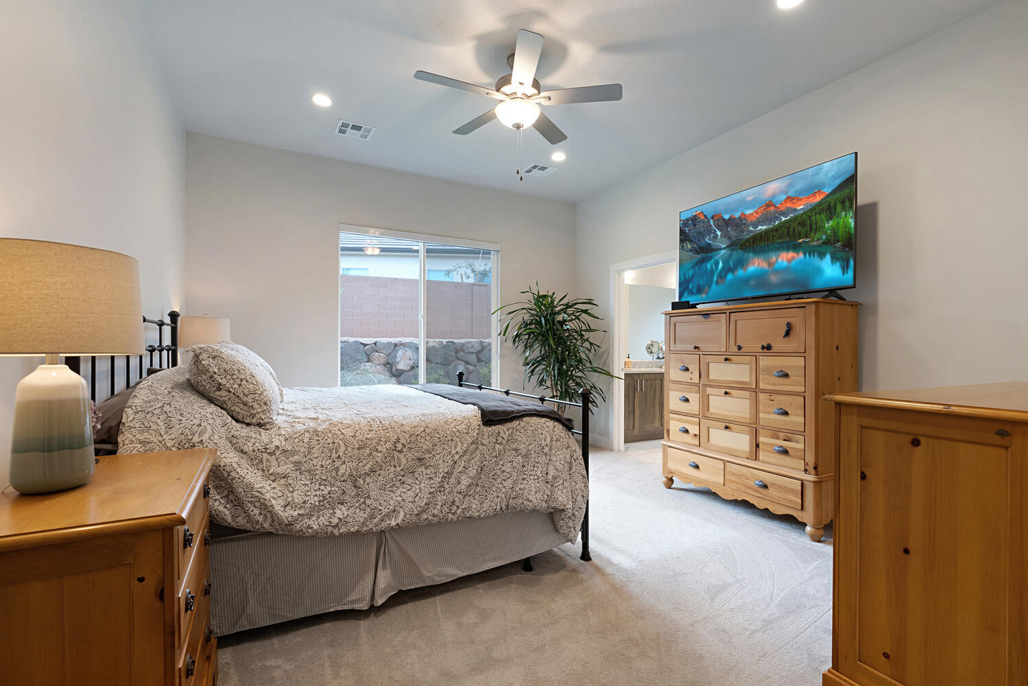 DESERT CLIFFS - Residential