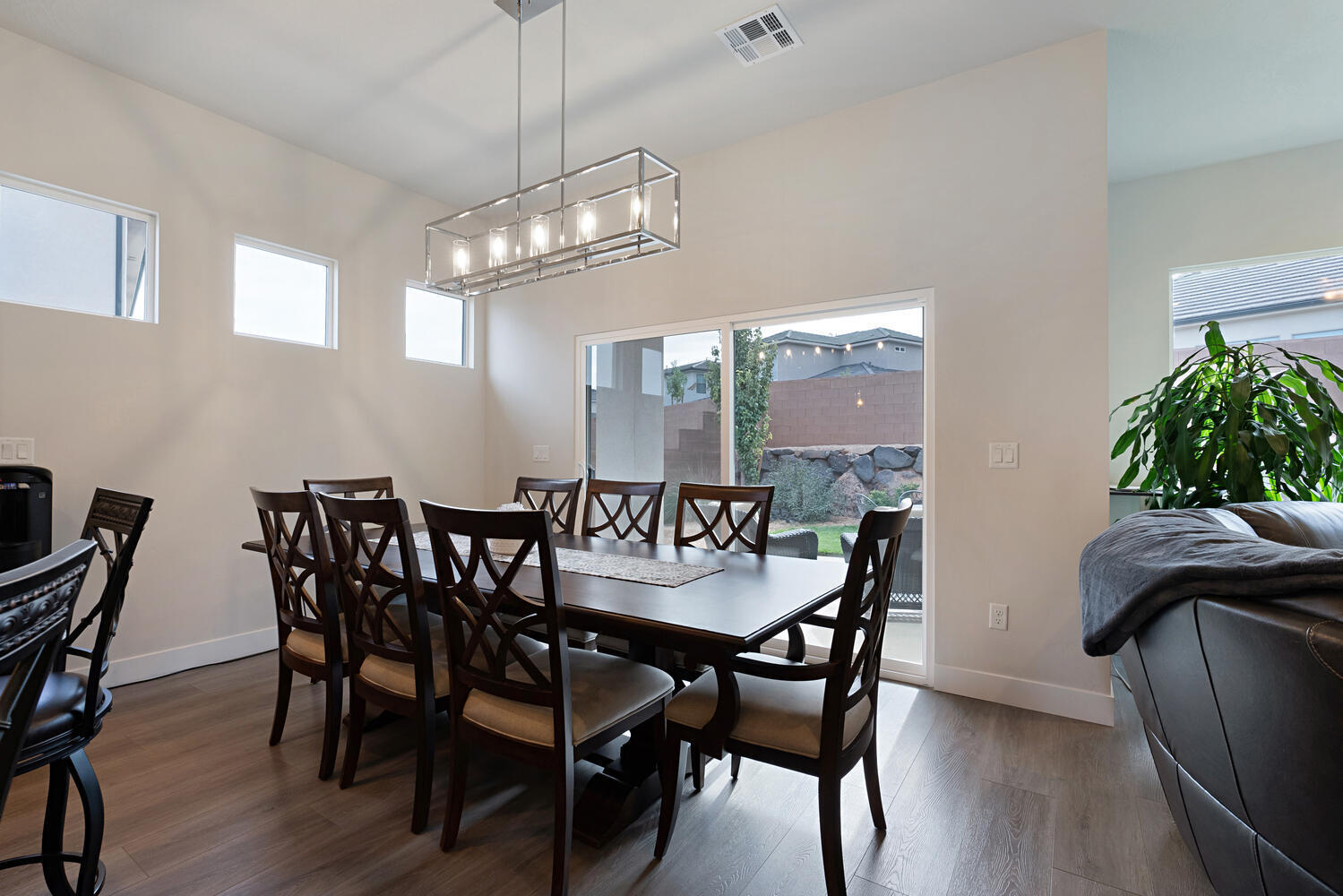 DESERT CLIFFS - Residential