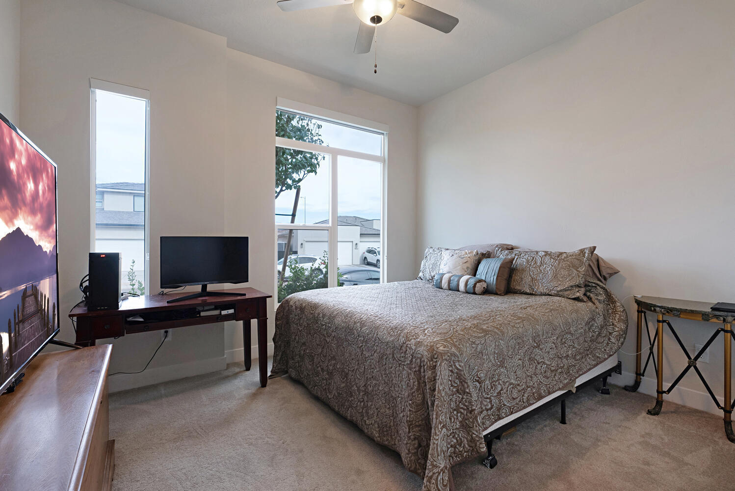 DESERT CLIFFS - Residential