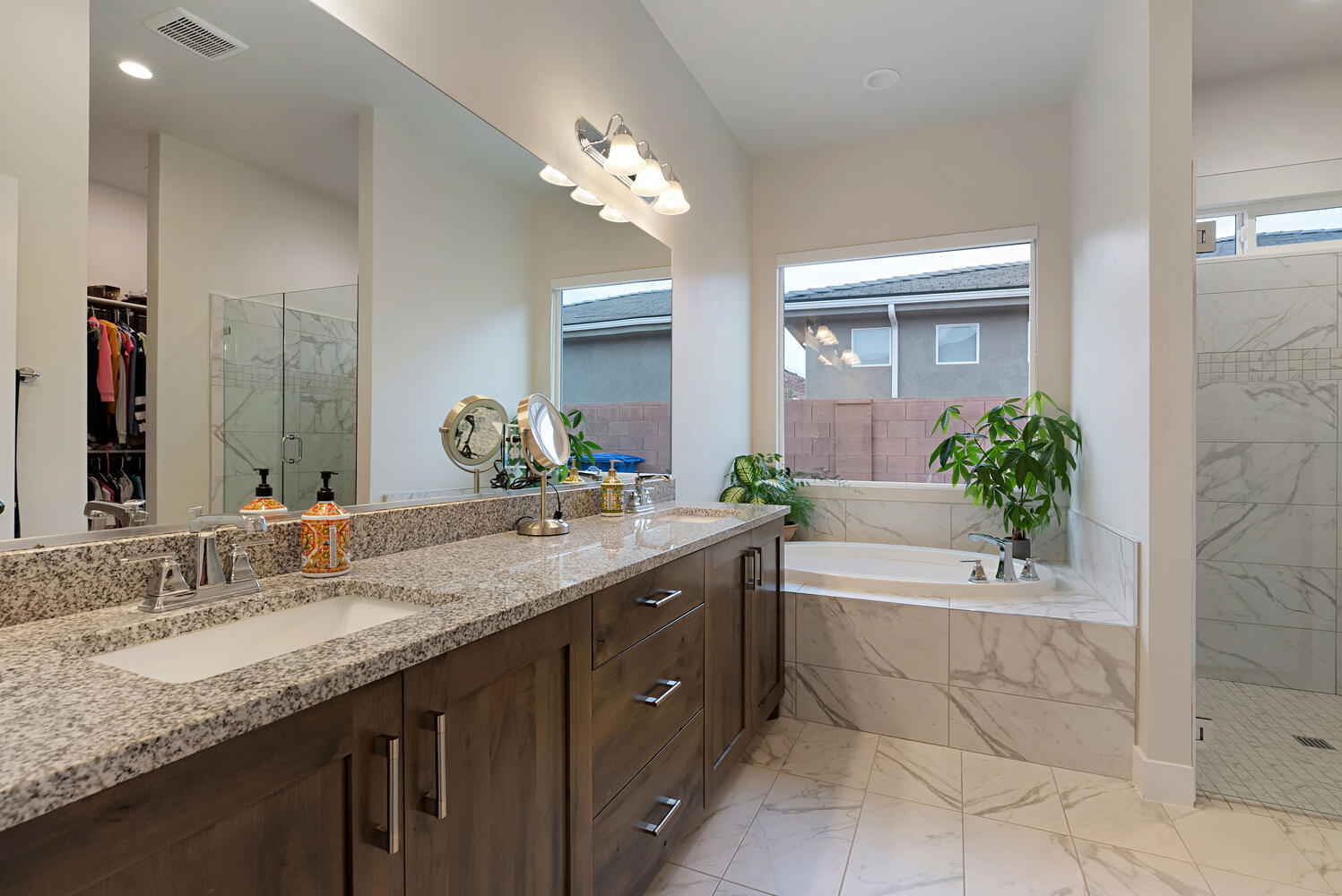 DESERT CLIFFS - Residential