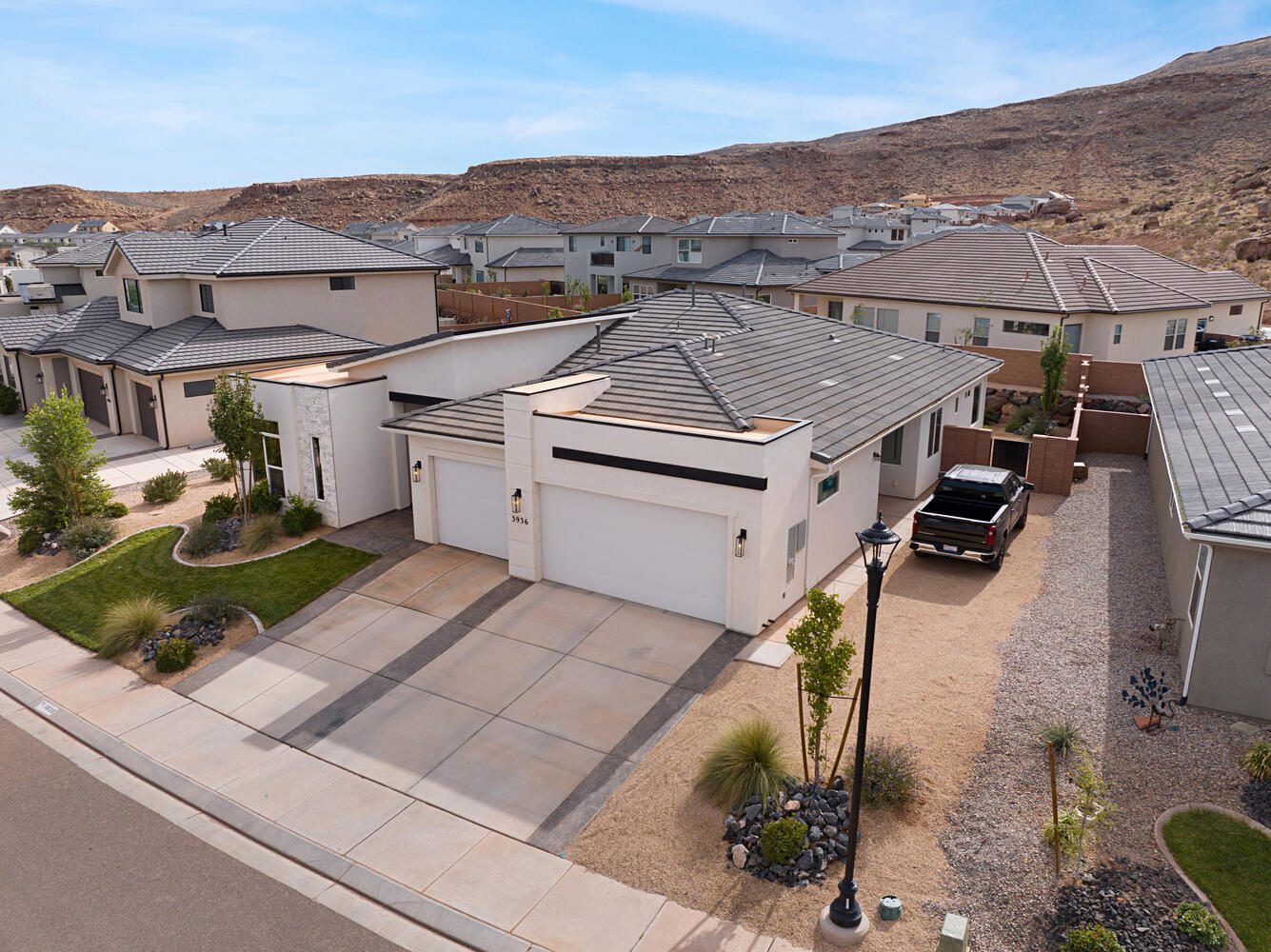 DESERT CLIFFS - Residential