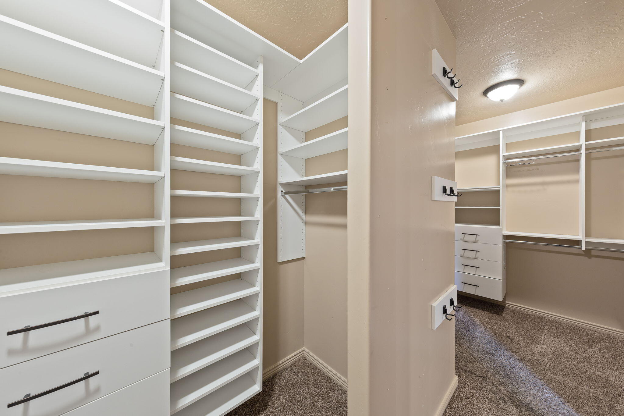 SUN VALLEY ESTATES - Residential