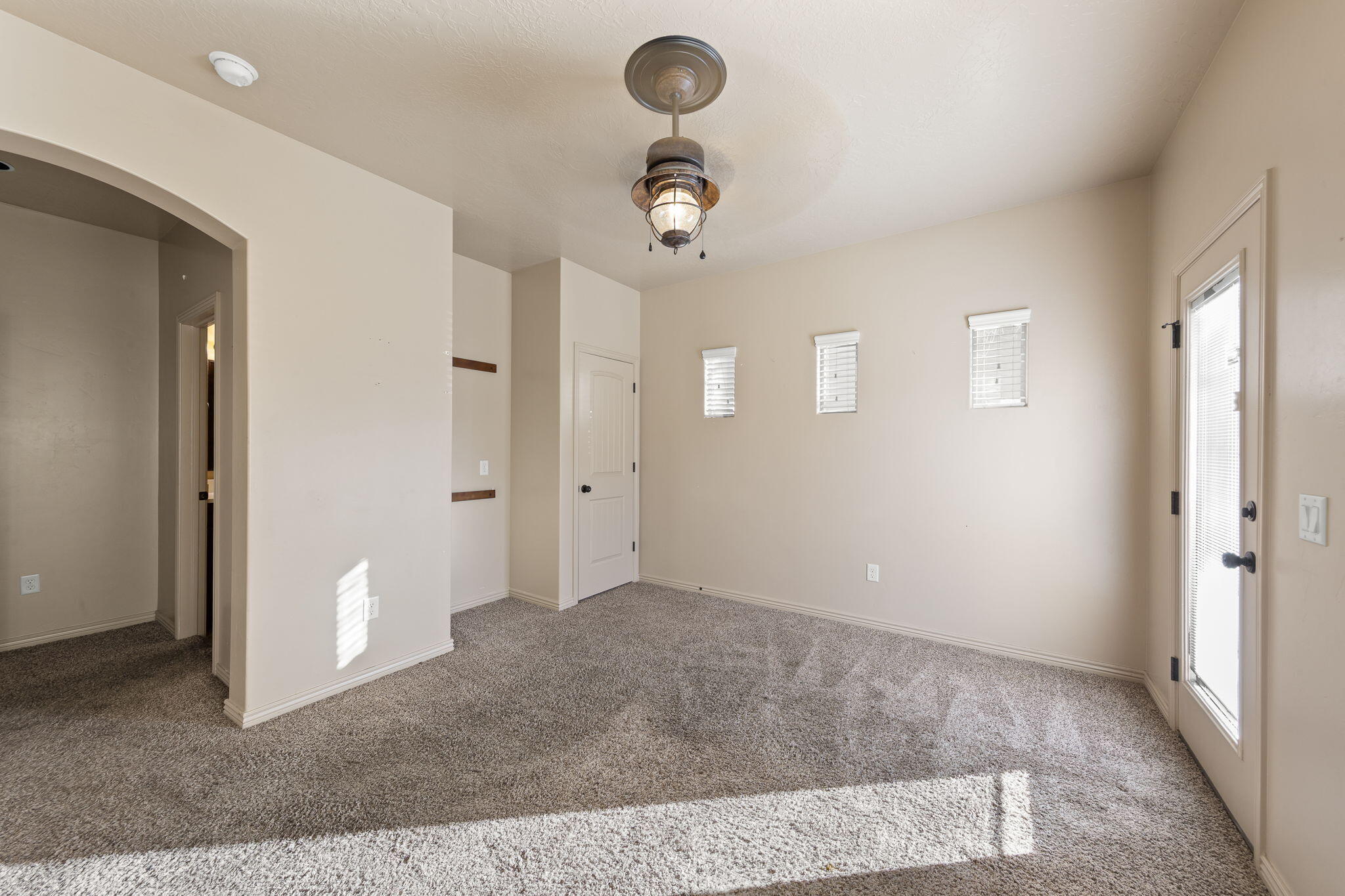 SUN VALLEY ESTATES - Residential