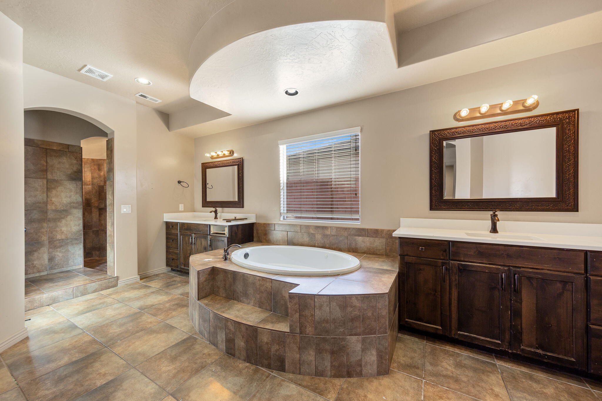 SUN VALLEY ESTATES - Residential