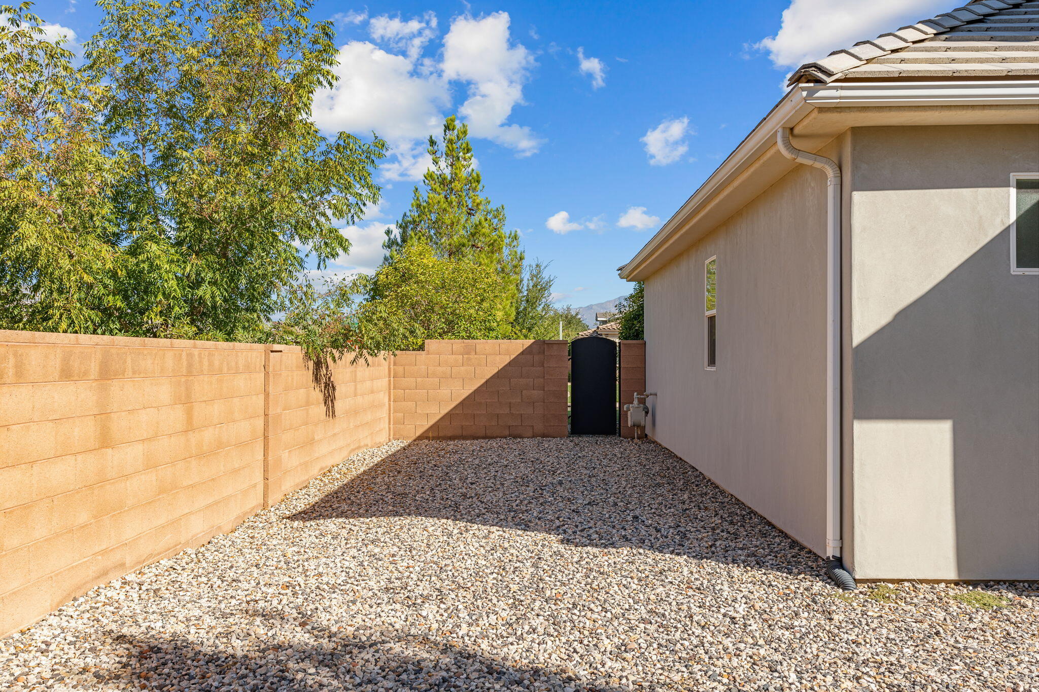 FIELDSTONE - Residential