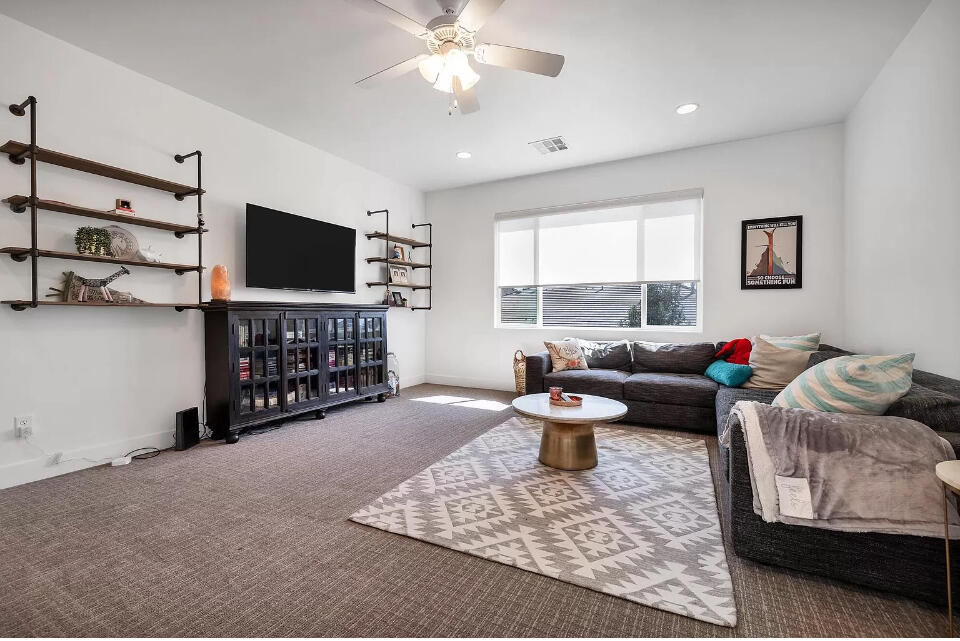 FIELDSTONE - Residential