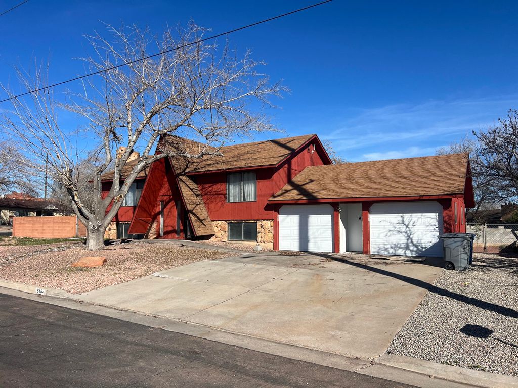 Photo of 646 N 2000 E, Saint George, UT 84790 (MLS # 25-266148)
