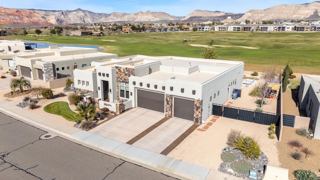 Photo of 1476 W Canyon tree DR, Saint George, UT 84770 (MLS # 26-268587)