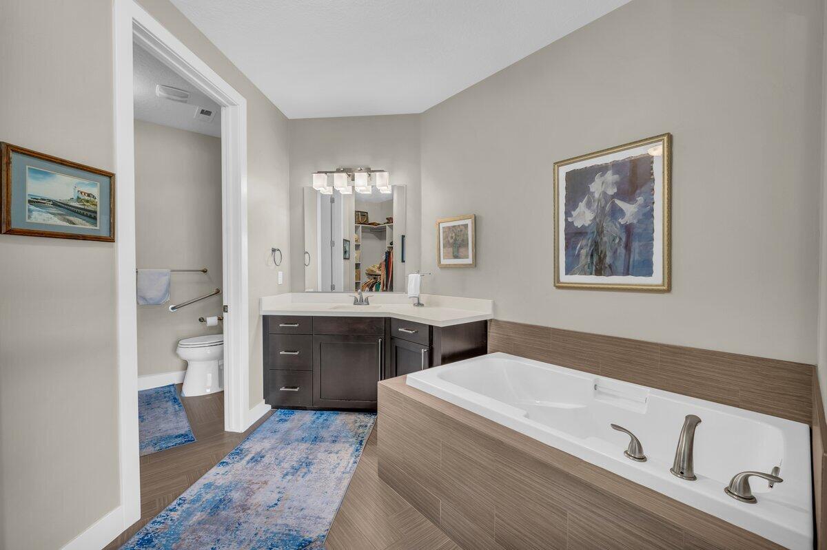 PELICAN HILLS CONDOMINIUMS - Residential